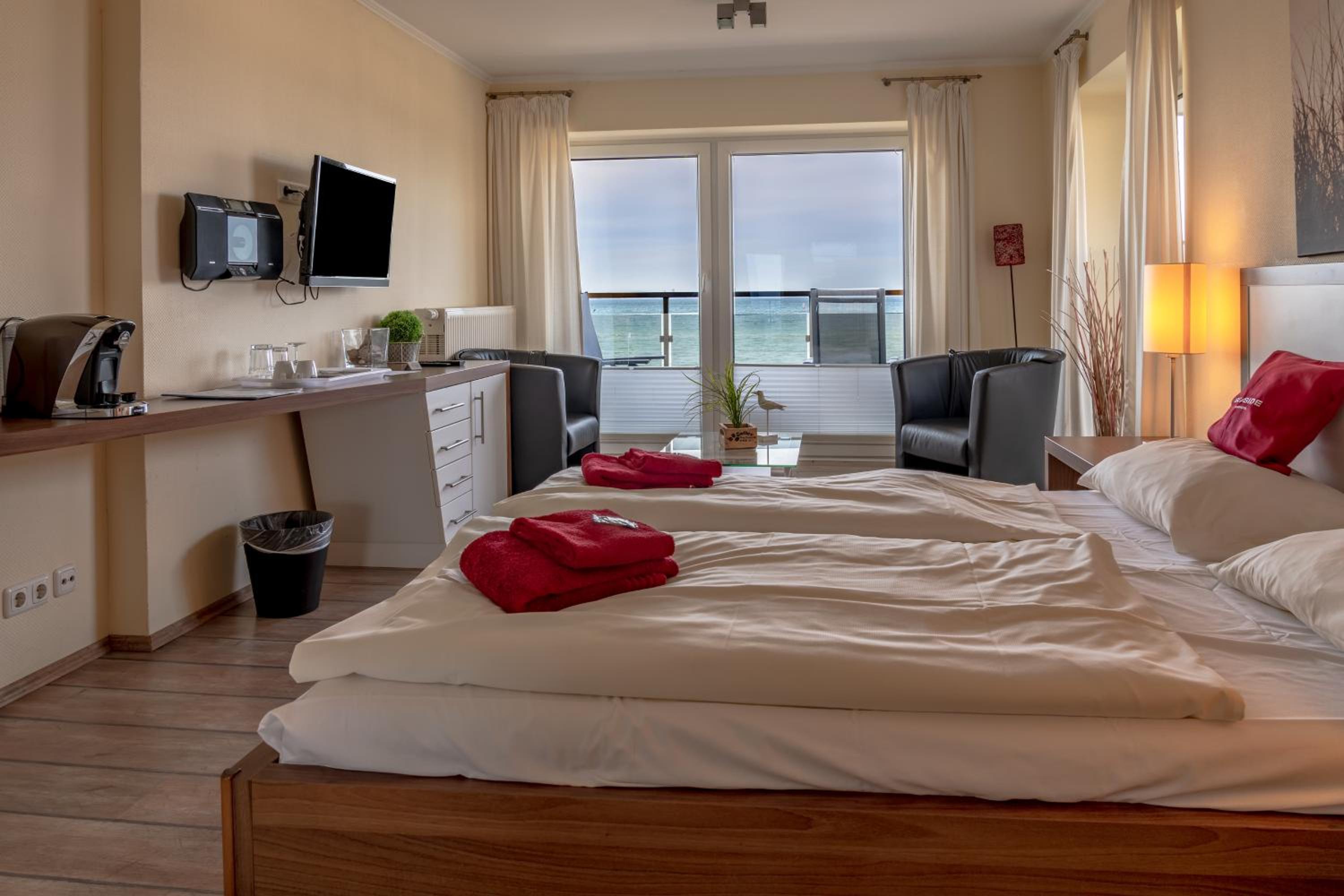 Double Room with Sea View - 3 photo 1