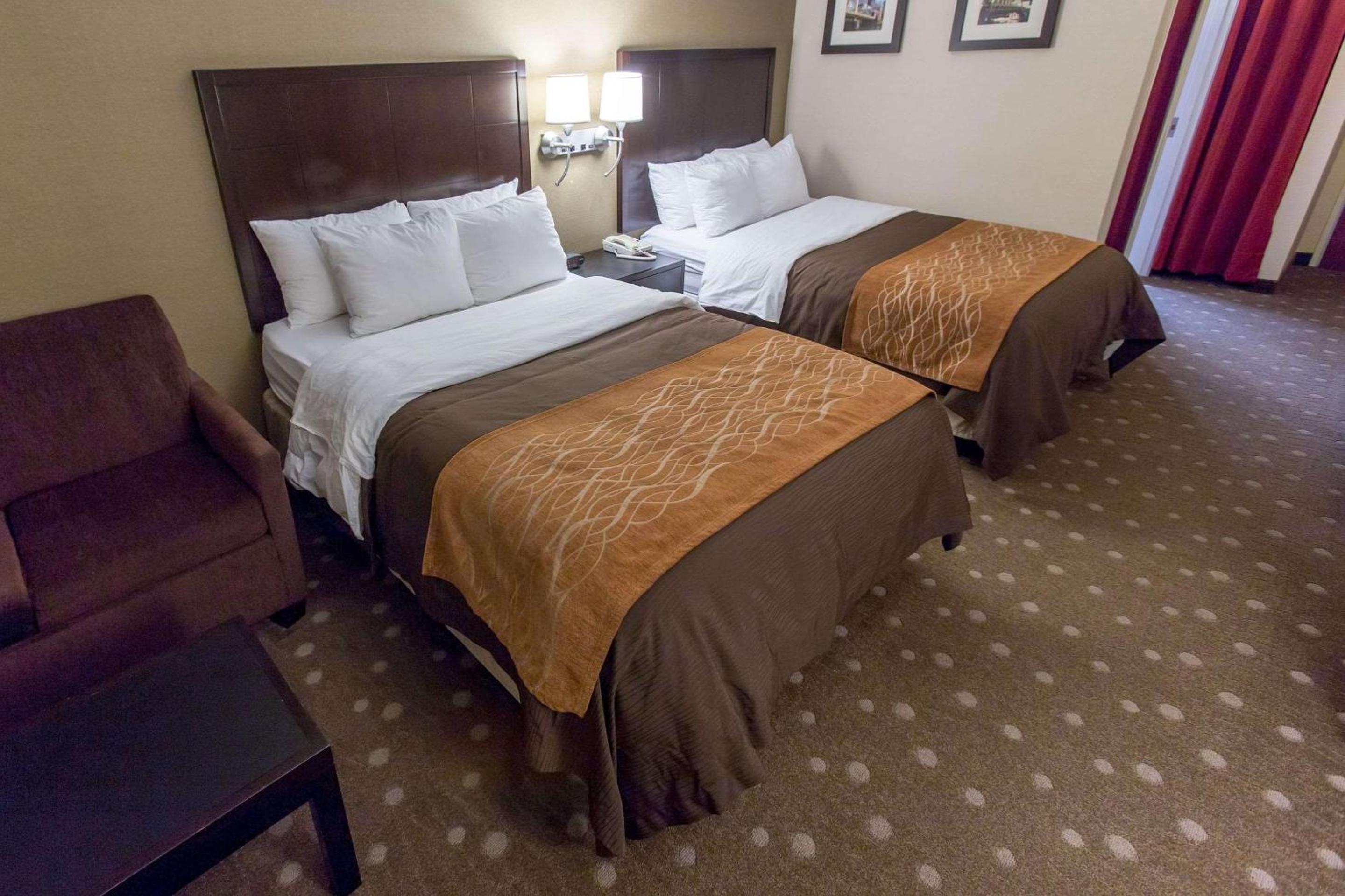Double Room with Two Double Beds - Non-Smoking - Photo 1