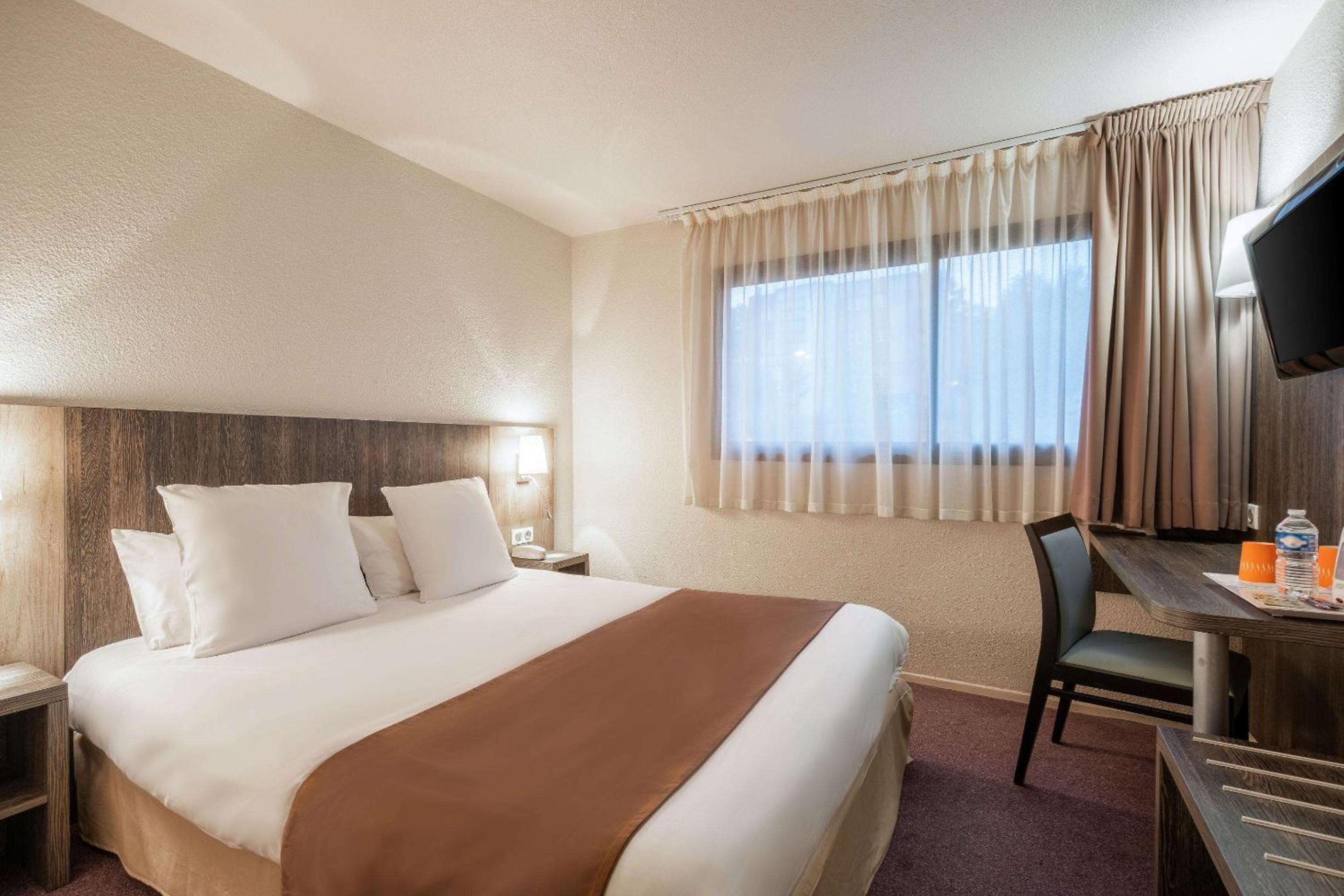 Double Room - Non Smoking - Photo 2
