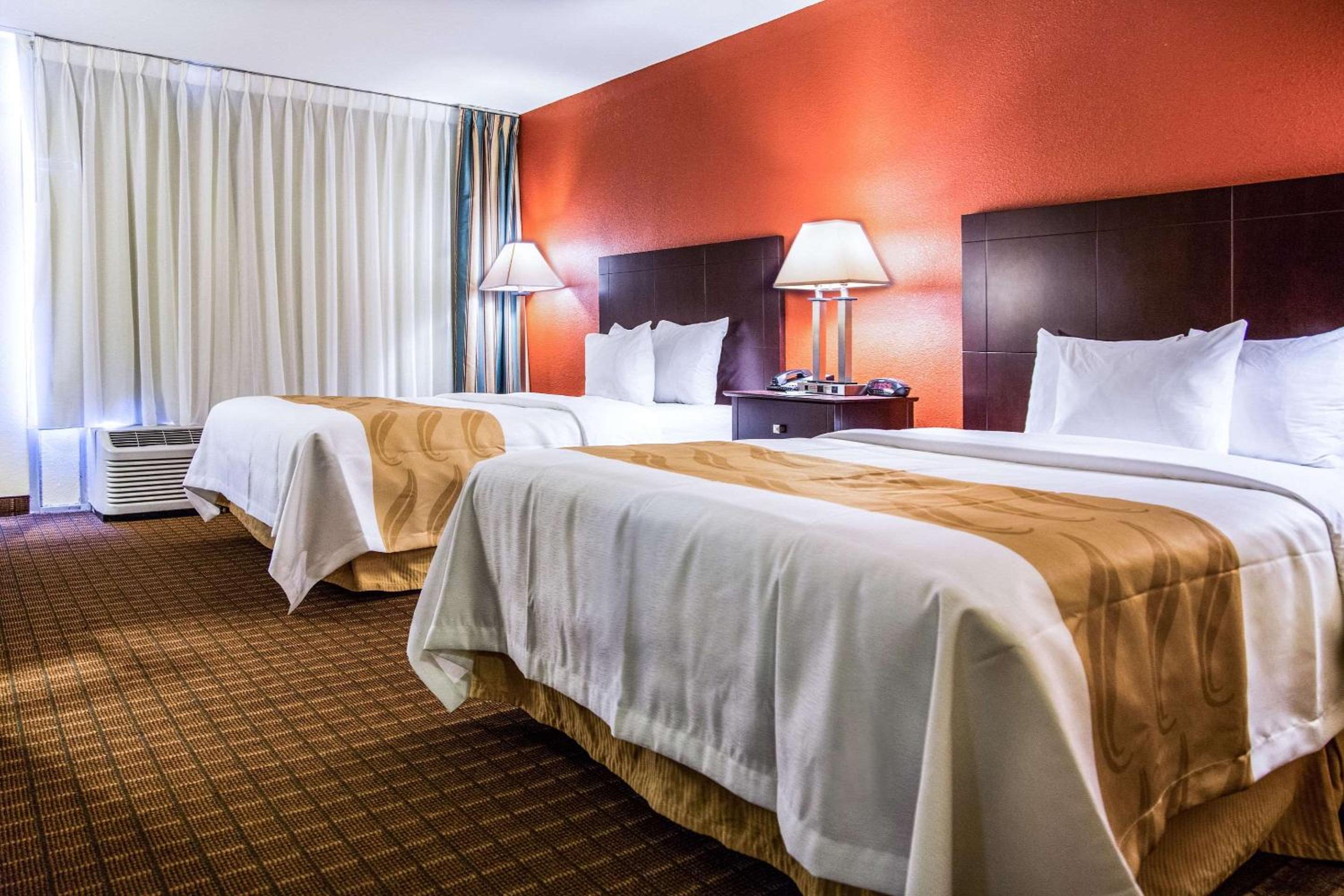 Double Room with Two Double Beds - Non-Smoking - Photo 4