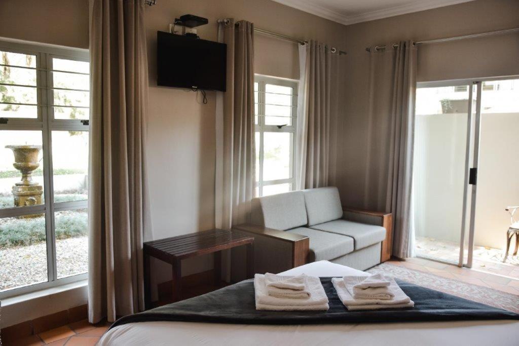 Deluxe King Room photo 1