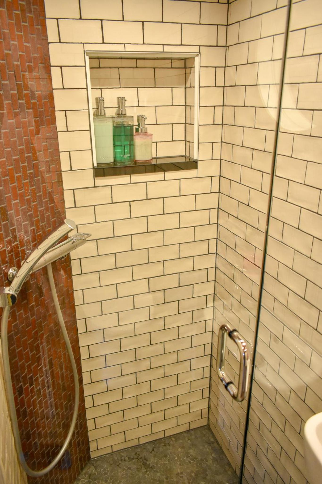 Studio Apartment - Photo 2
