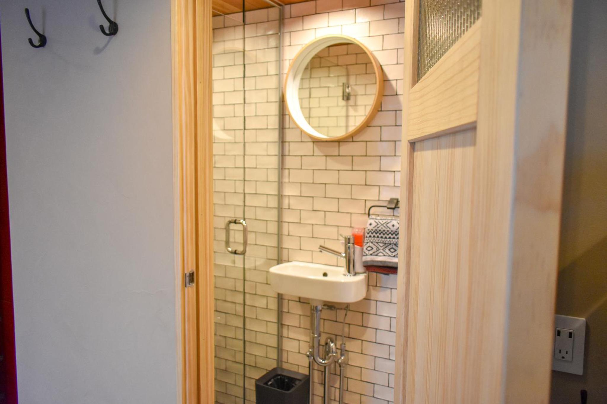 Studio Apartment - Photo 3