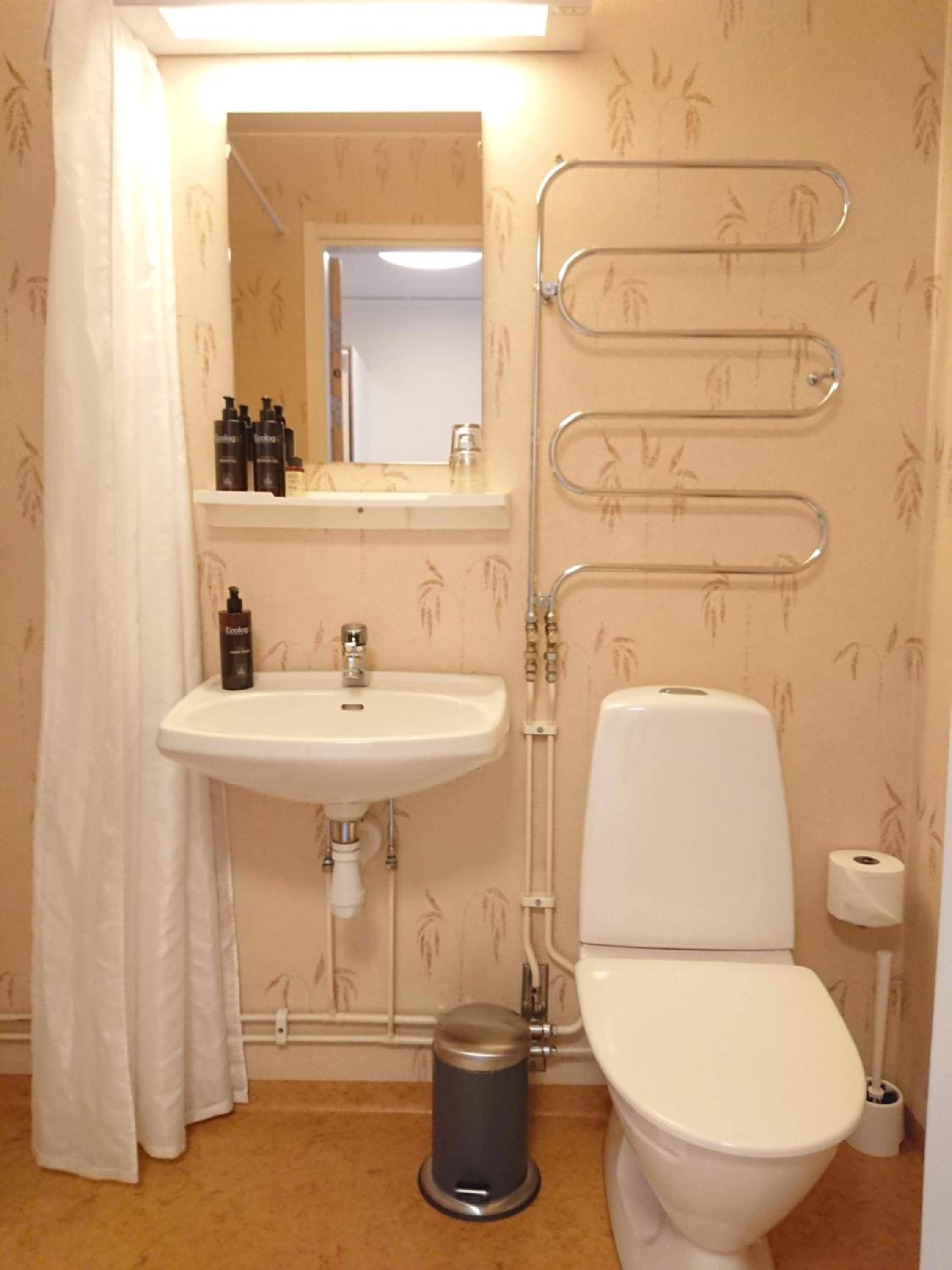 Double Room - Photo 5