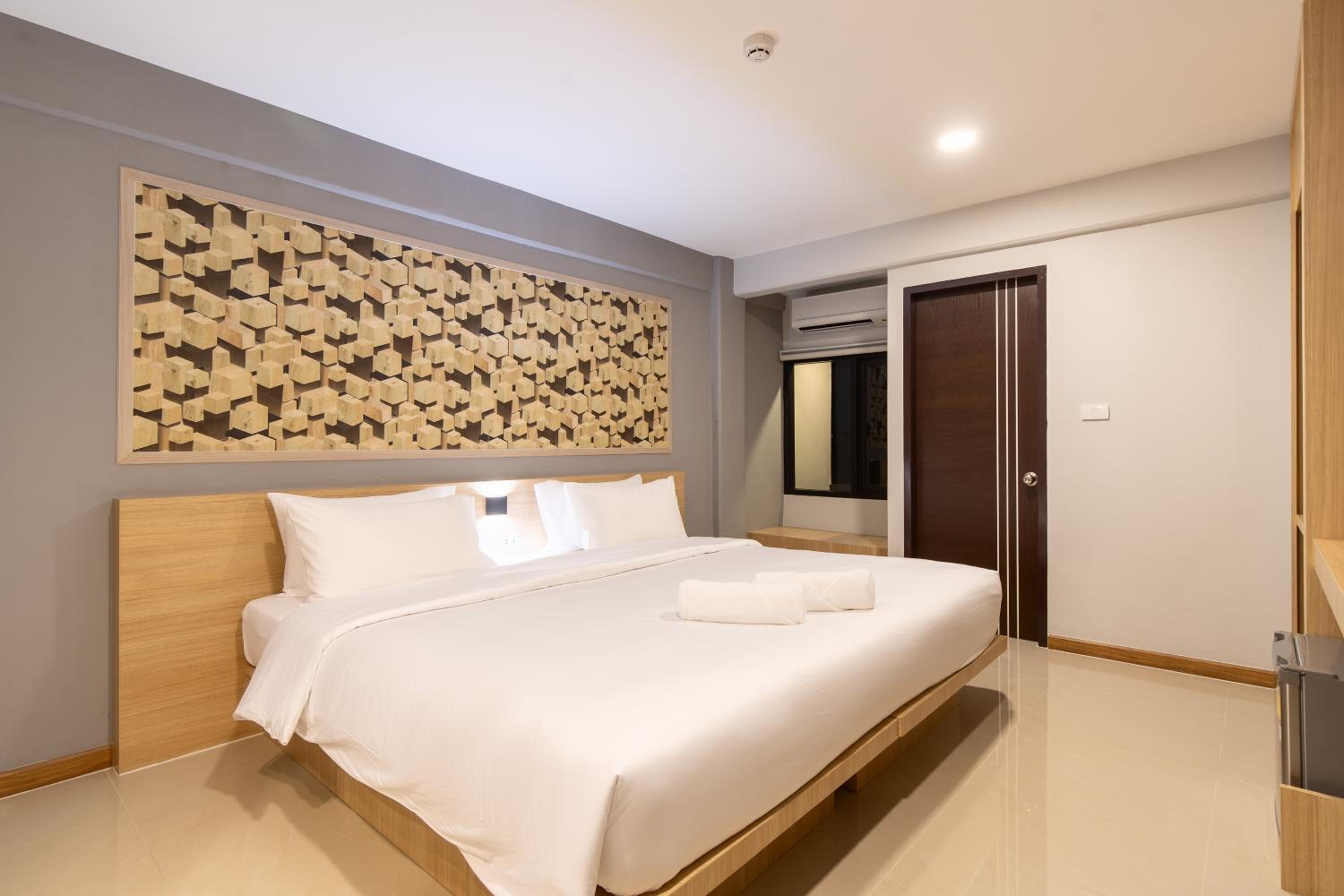 Double Room - Photo 12