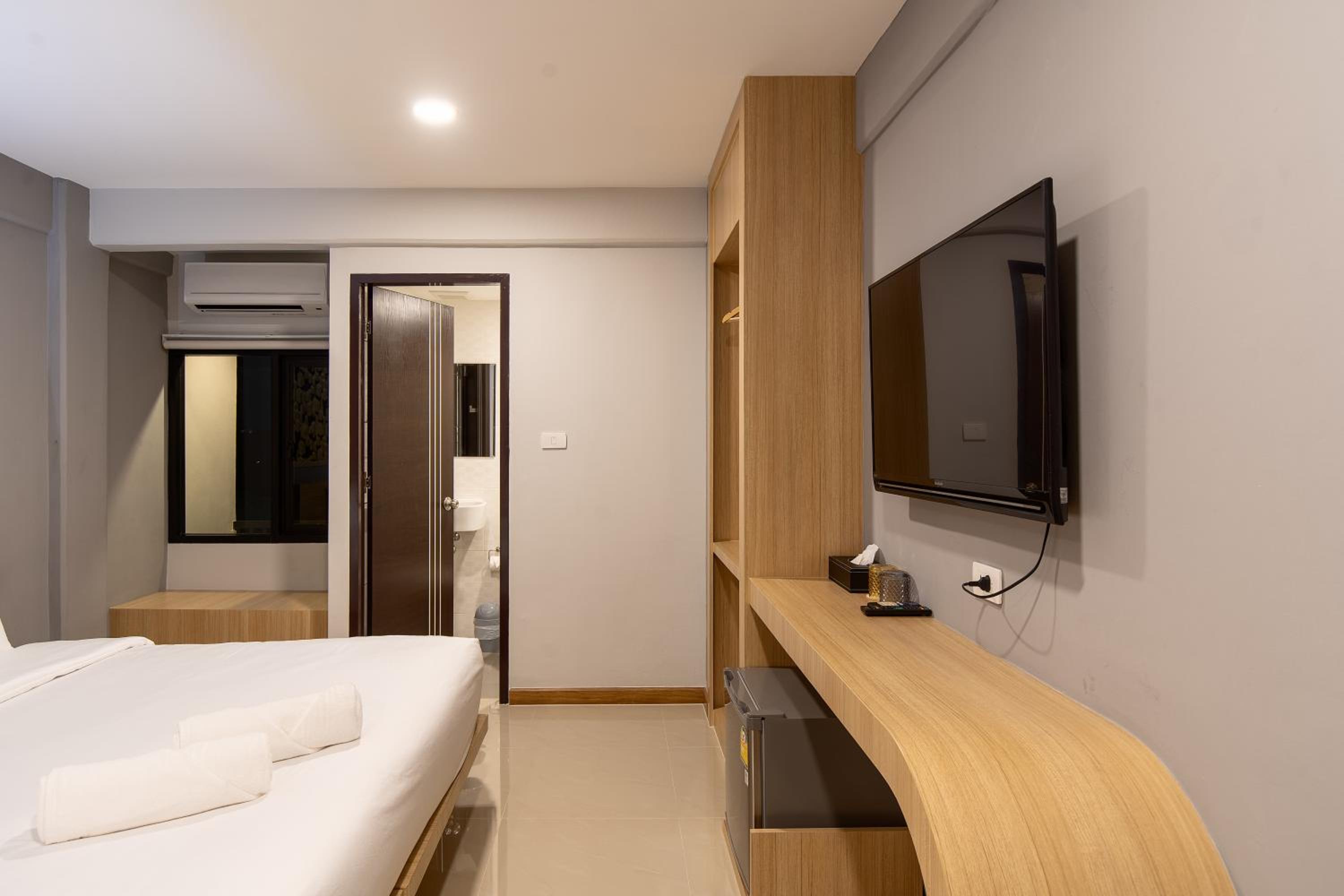 Double Room - Photo 11