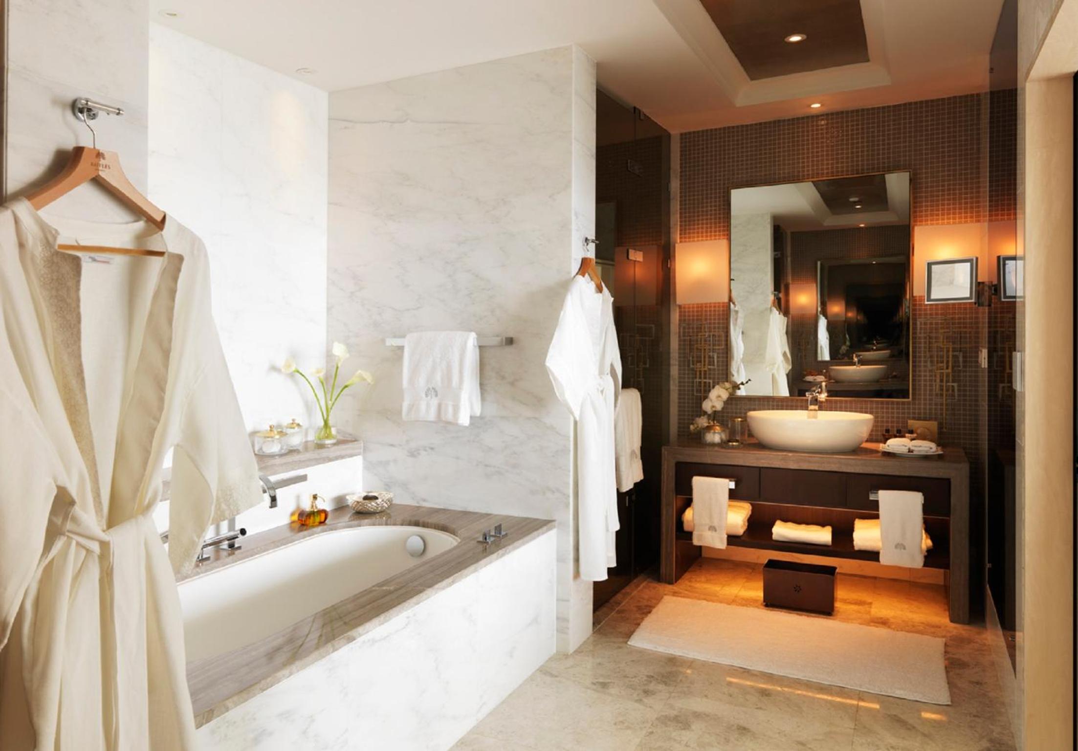 Family King Suite With Single Bed And Bosphorus View