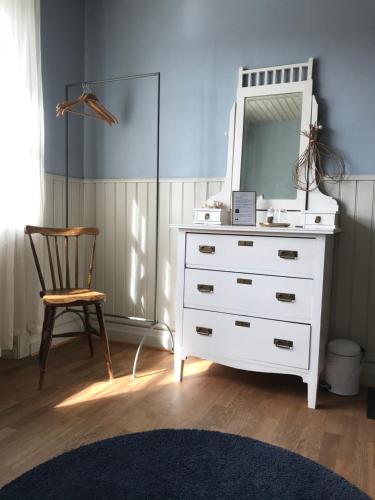 Double Room with Shared Bathroom photo 3