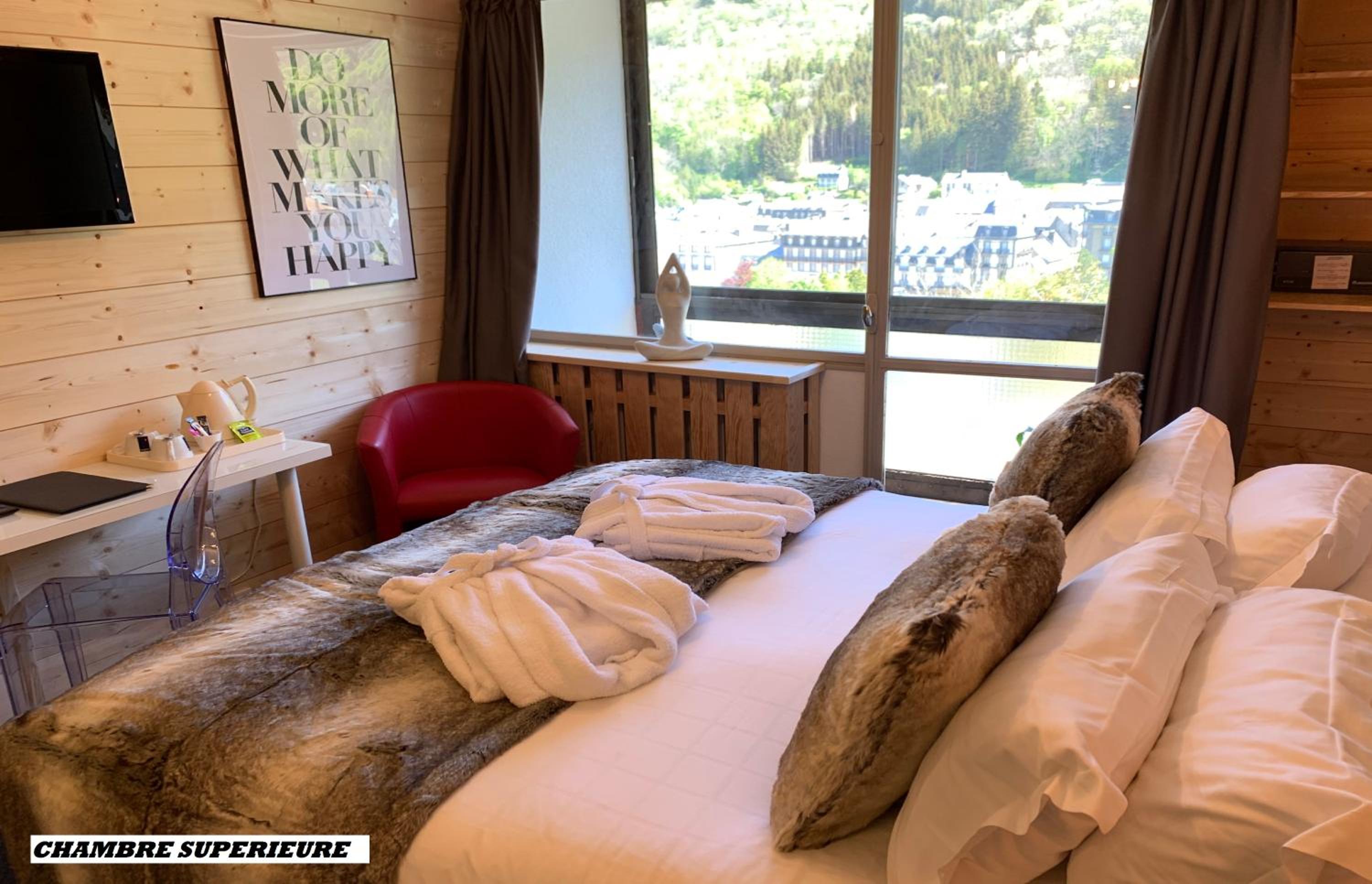 Superior Room with Valley View - Photo 5
