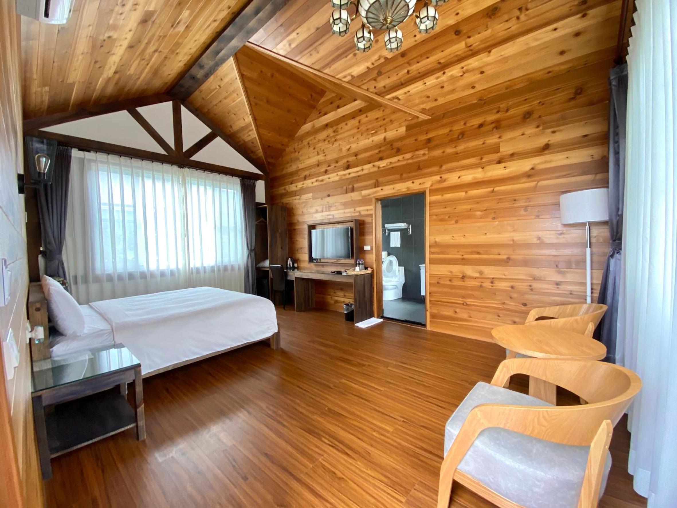 Premier Chalet Double Room  photo 3