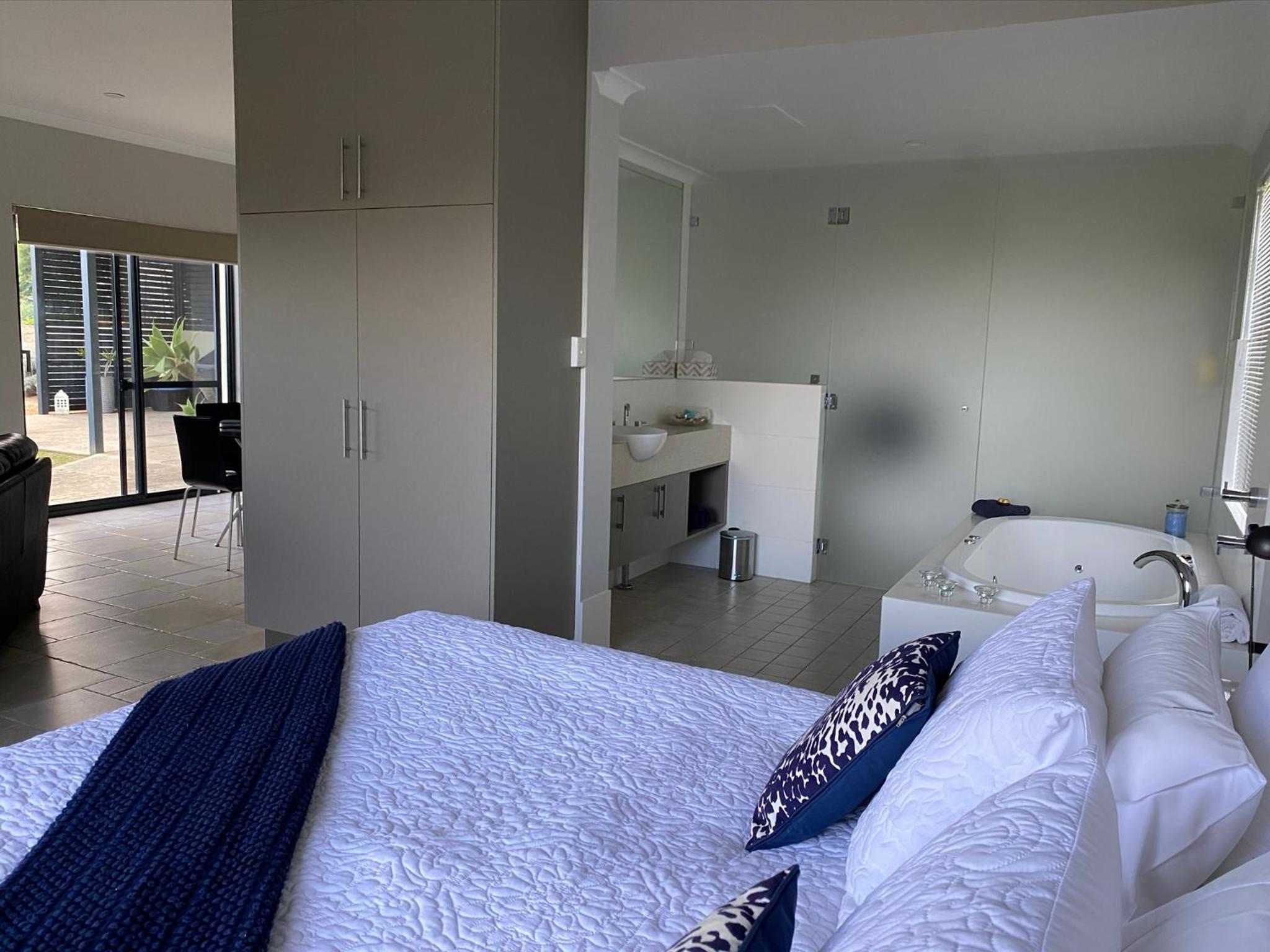 Studio Apartment With Sea View photo 2