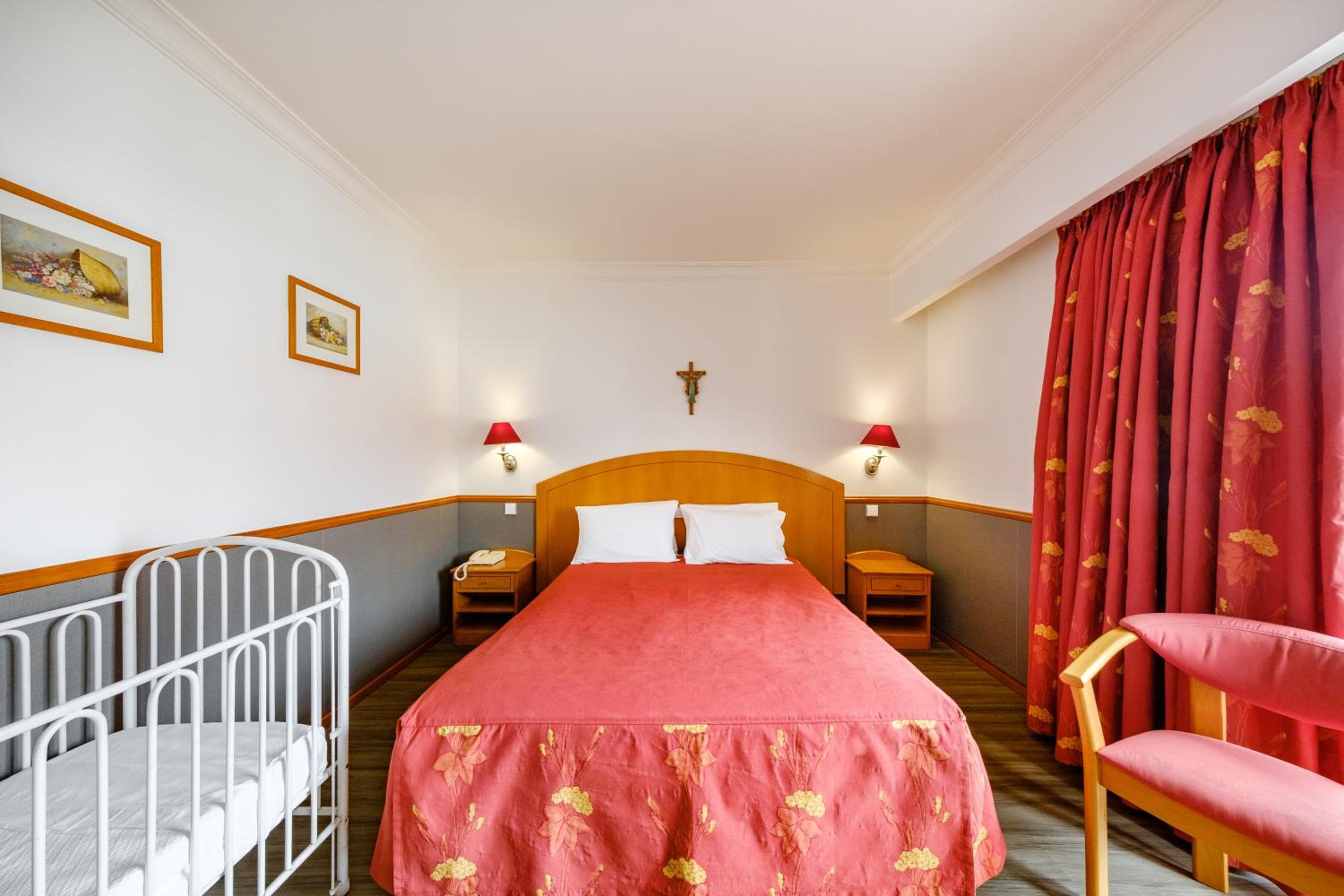 Double Room - Photo 8