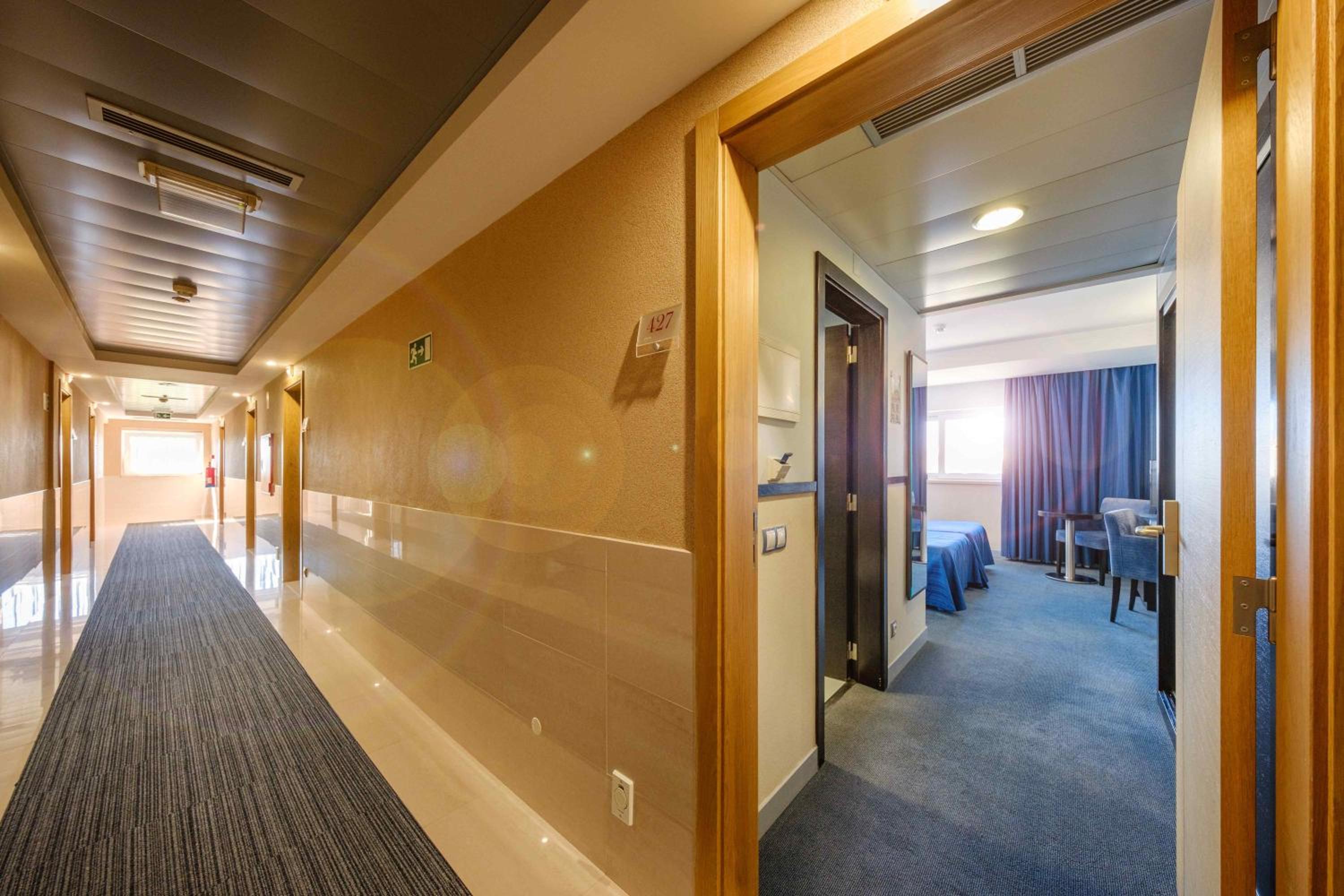 Twin Room - Photo 6