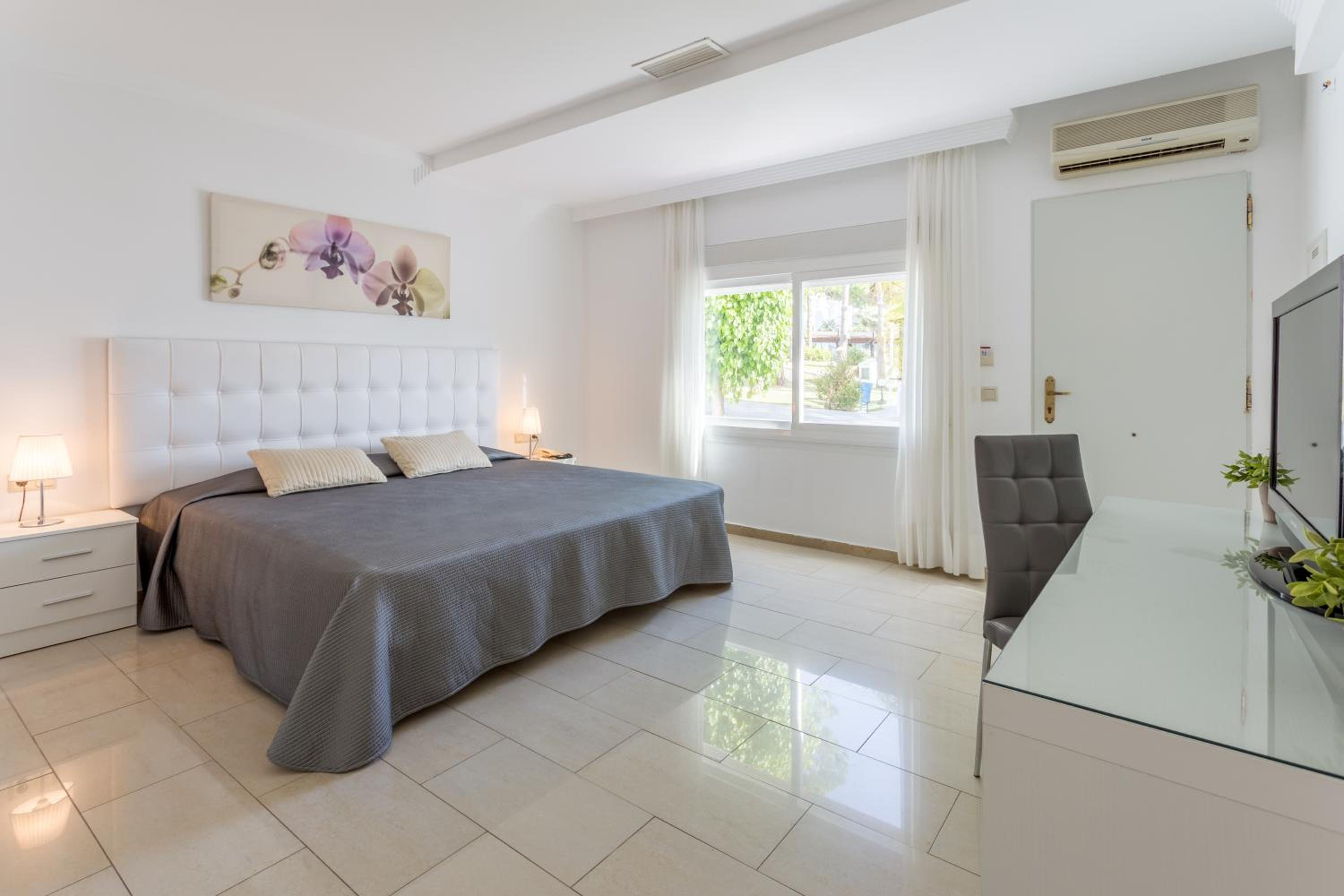 Habitación Doble Estándar o con Dos Camas Individuales.