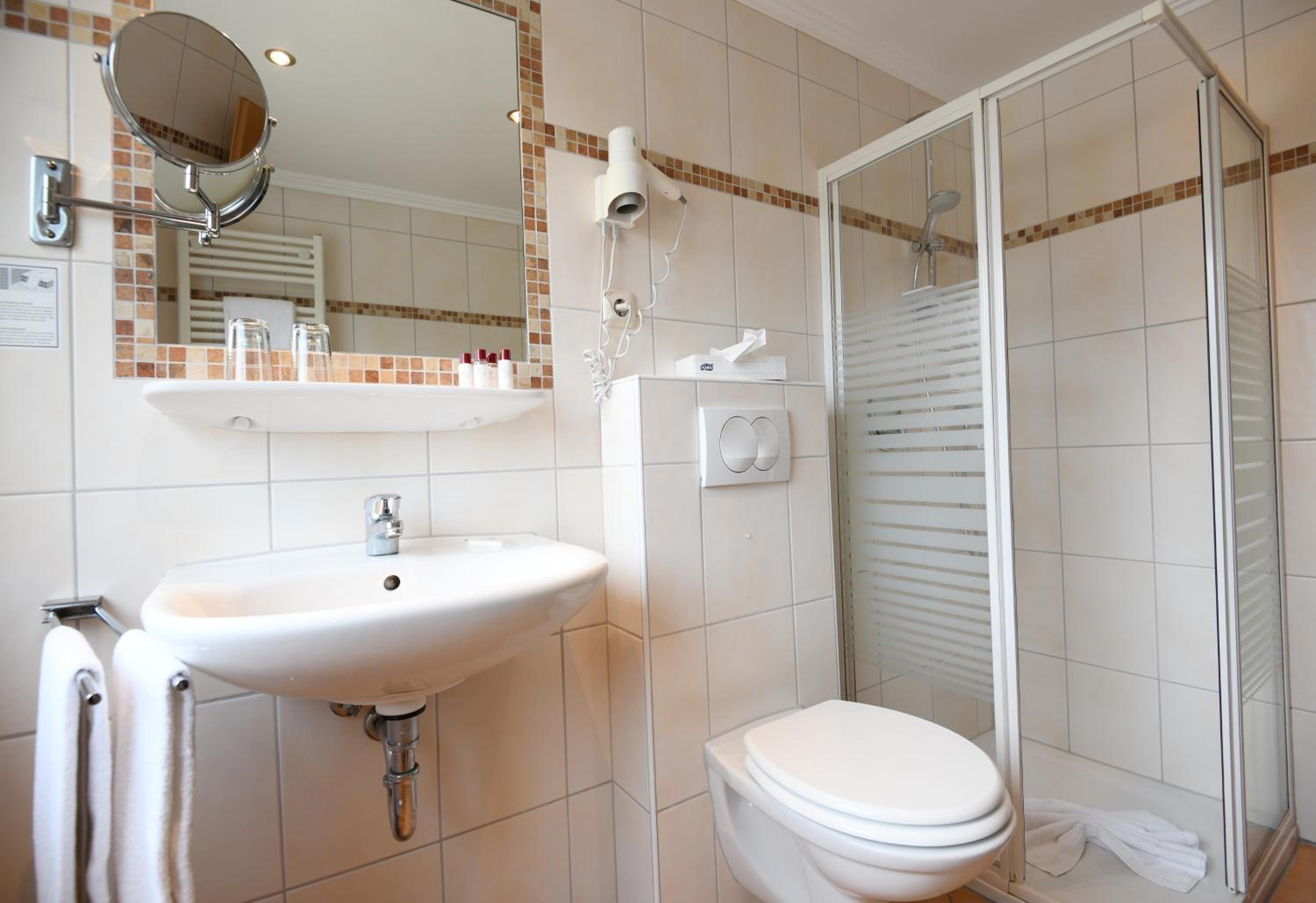 Standard Double Room - Photo 5