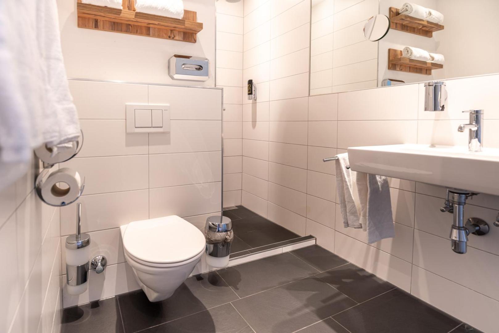 Family Room - Photo 9