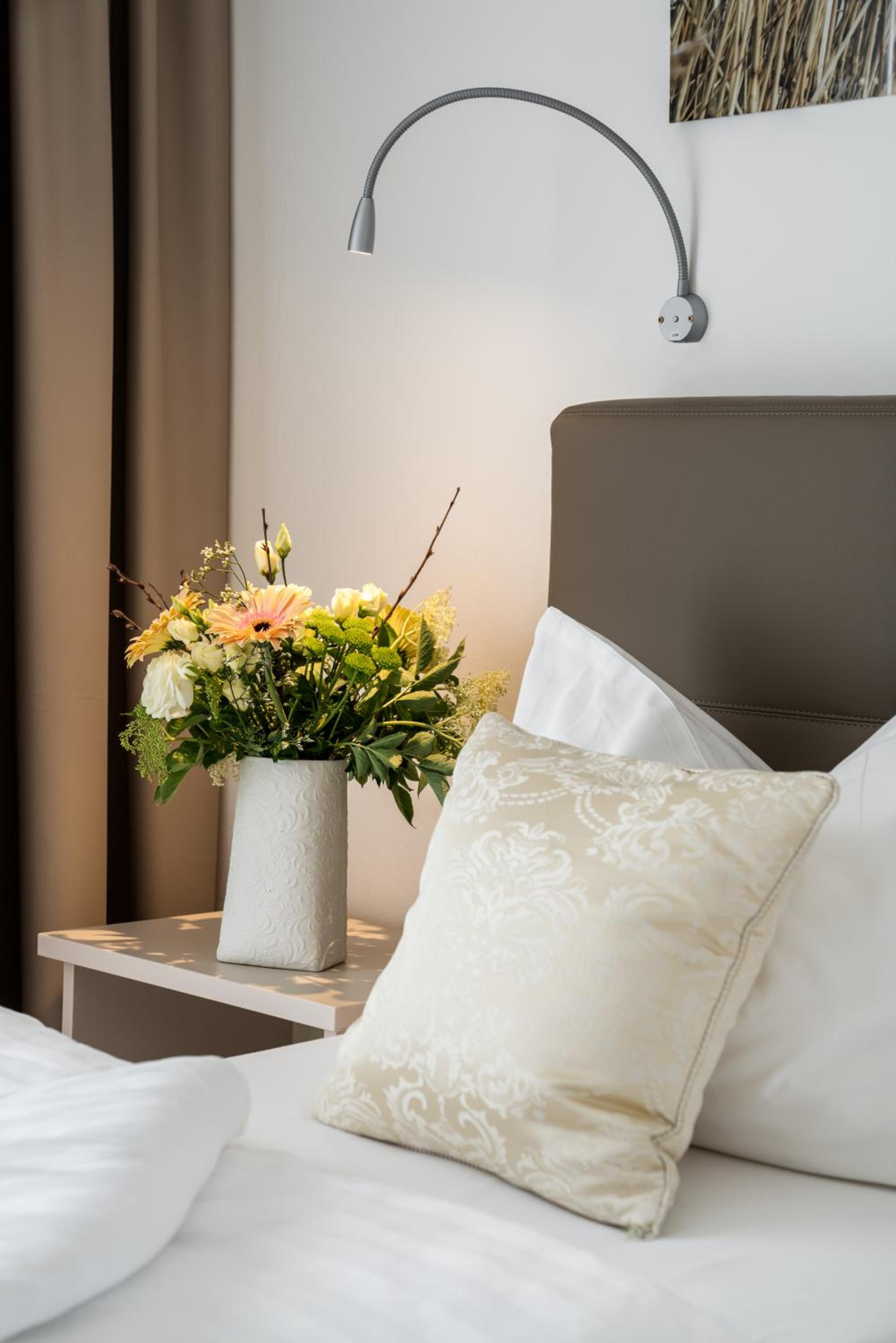 Standard Twin Room - Photo 3