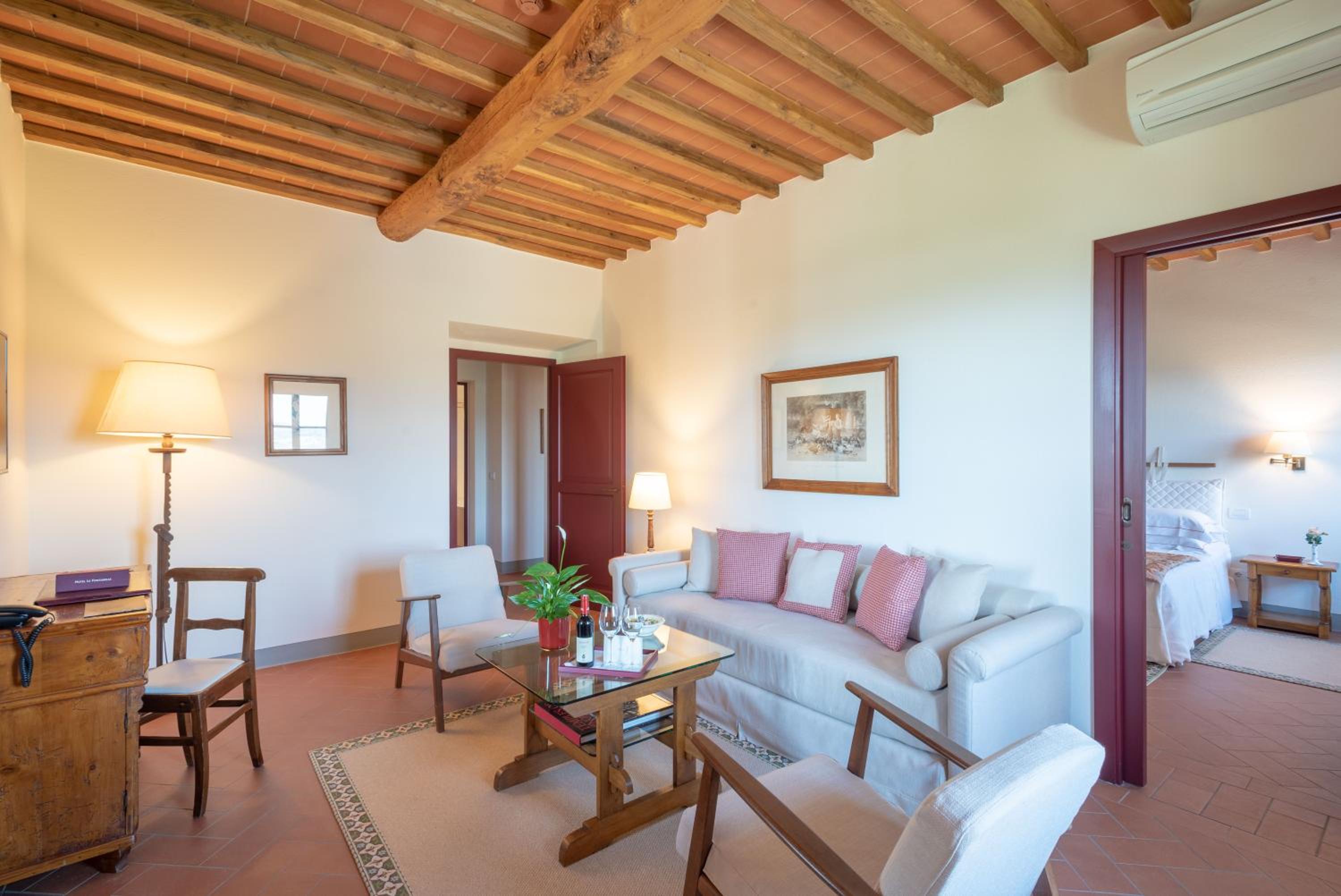 Suite (2 Adults) - Photo 4