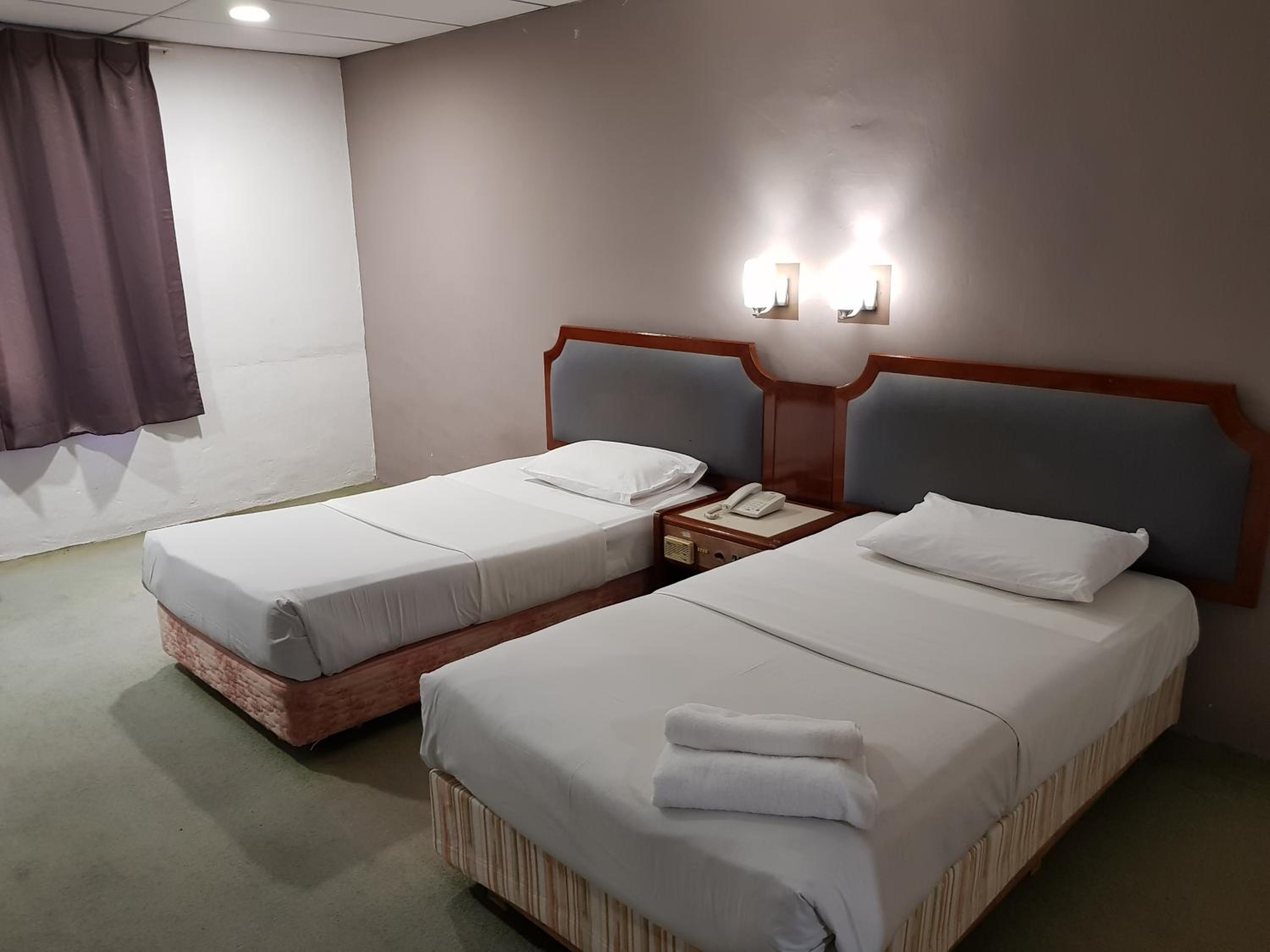 Standard Twin Room - Photo 6