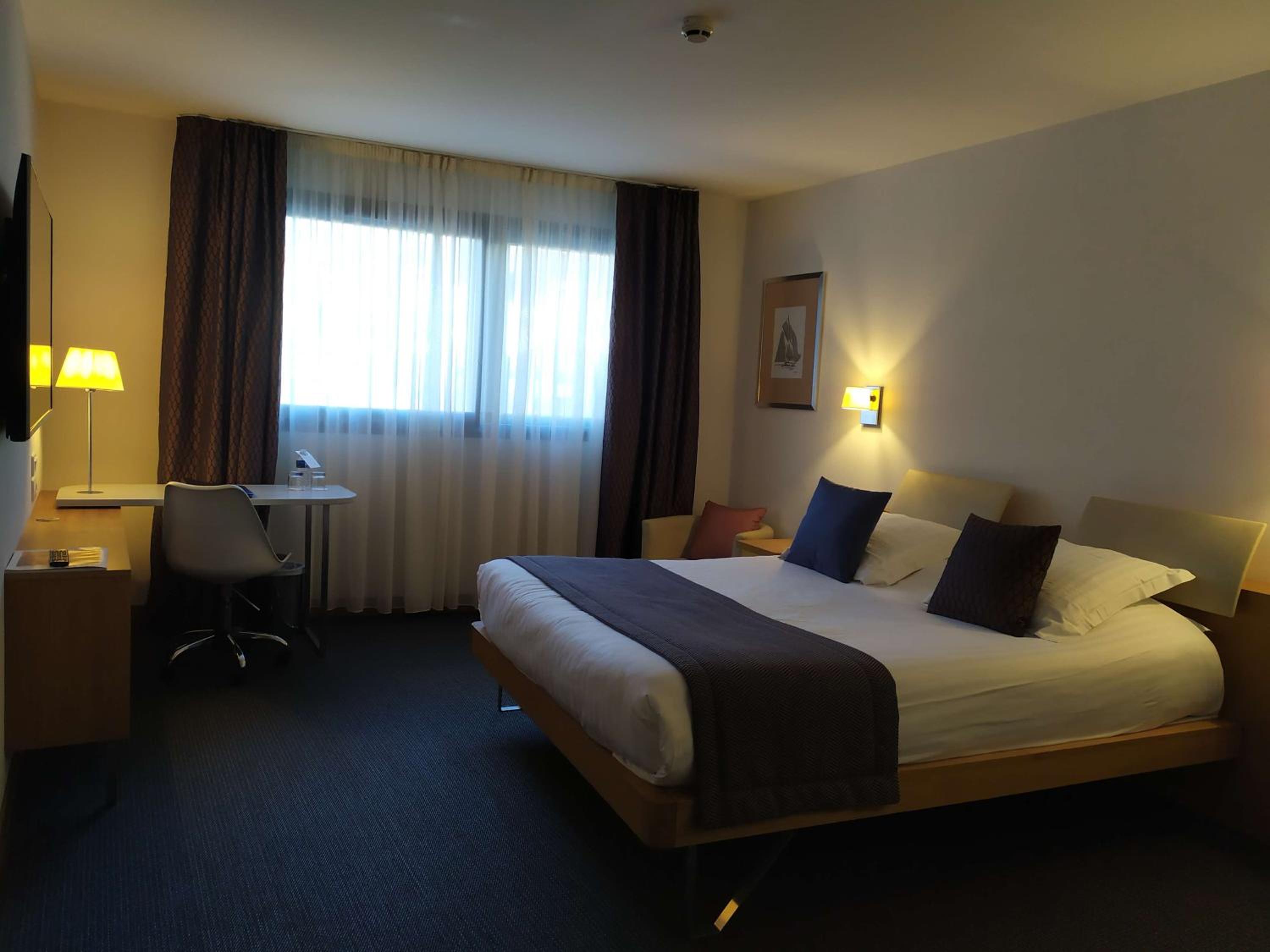 Standard Queen Room - Non-Smoking - Photo 1