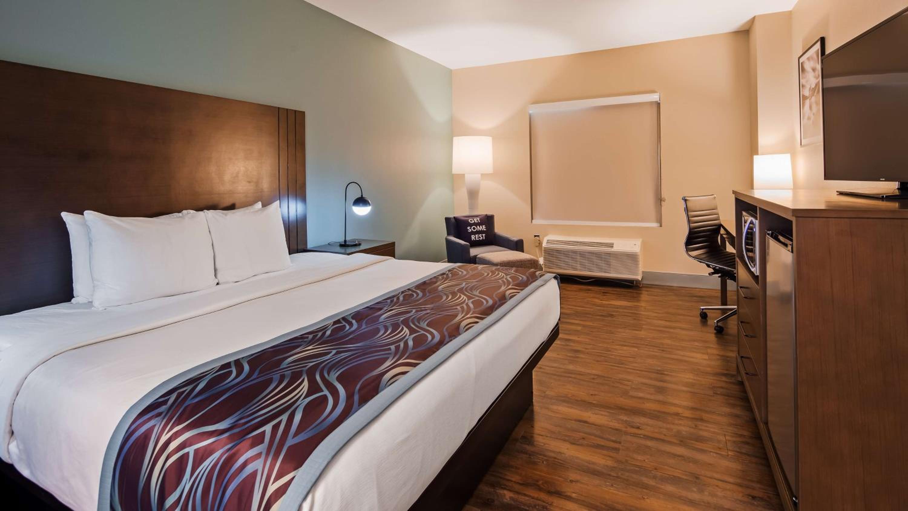 King Room - Non-Smoking - Photo 1