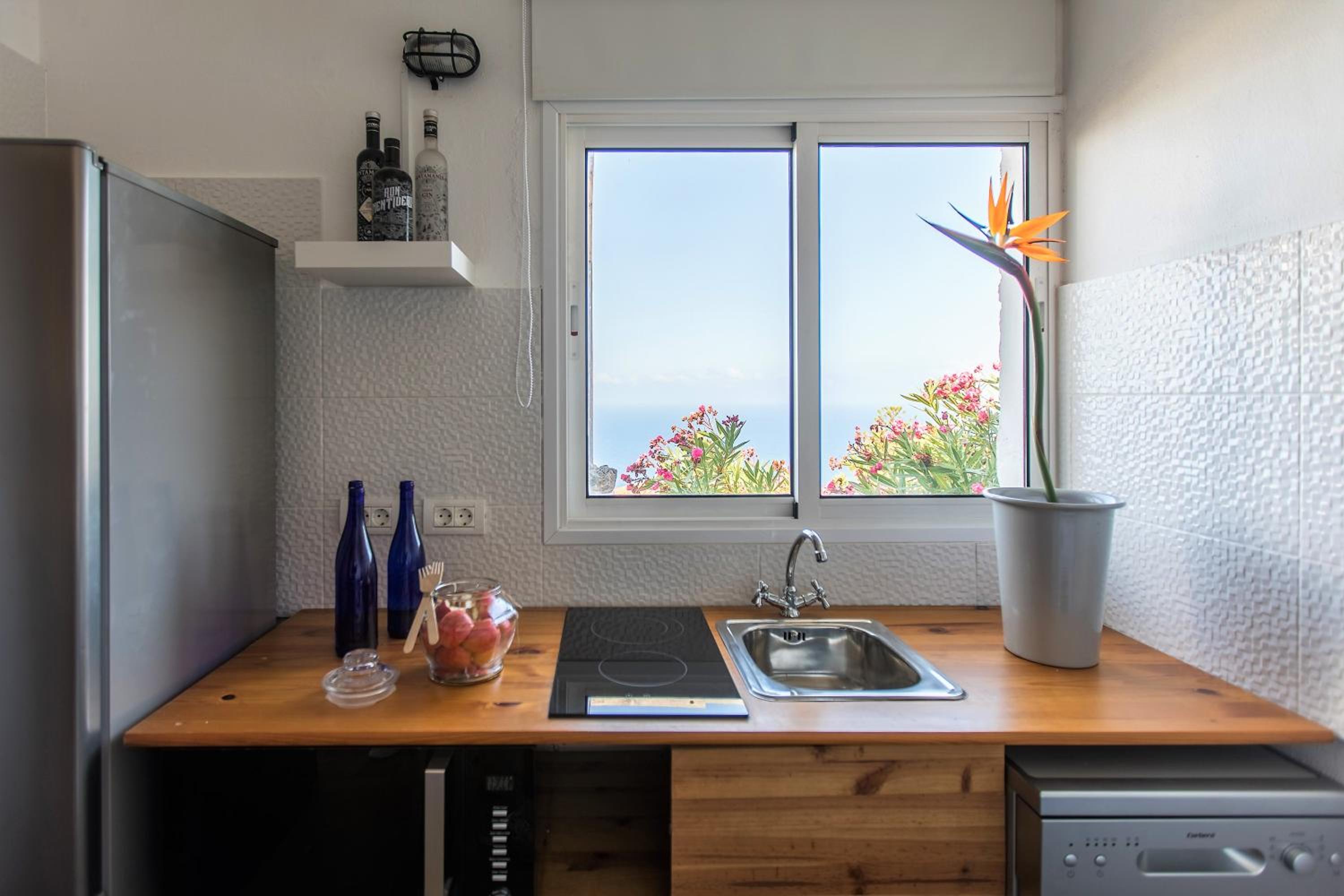 Villa with Sea View - Photo 19