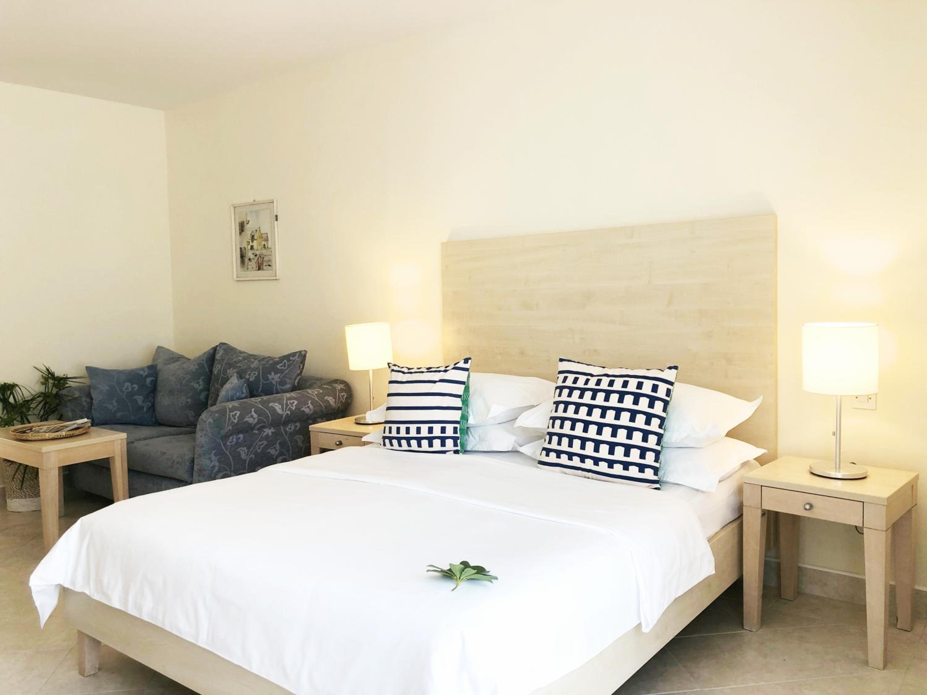 Studio Apartment photo 3