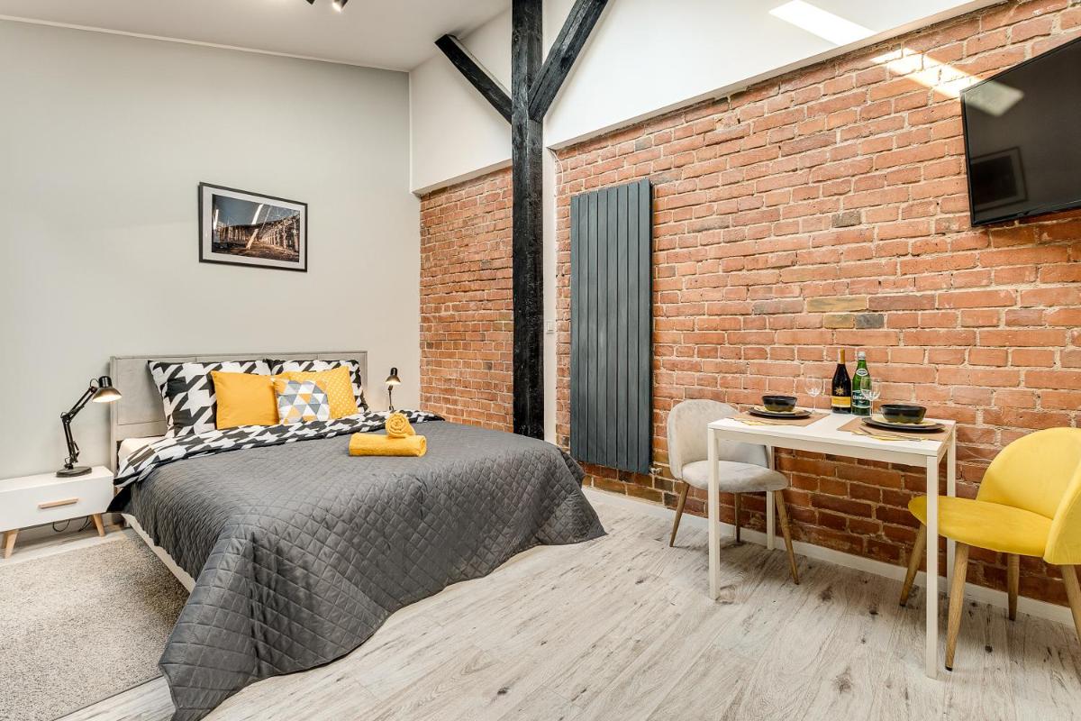 Studio Apartment - Photo 11