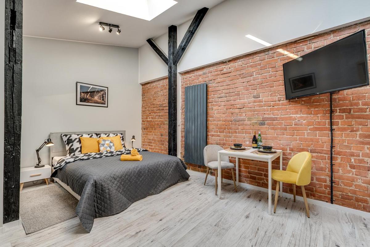Studio Apartment - Photo 13
