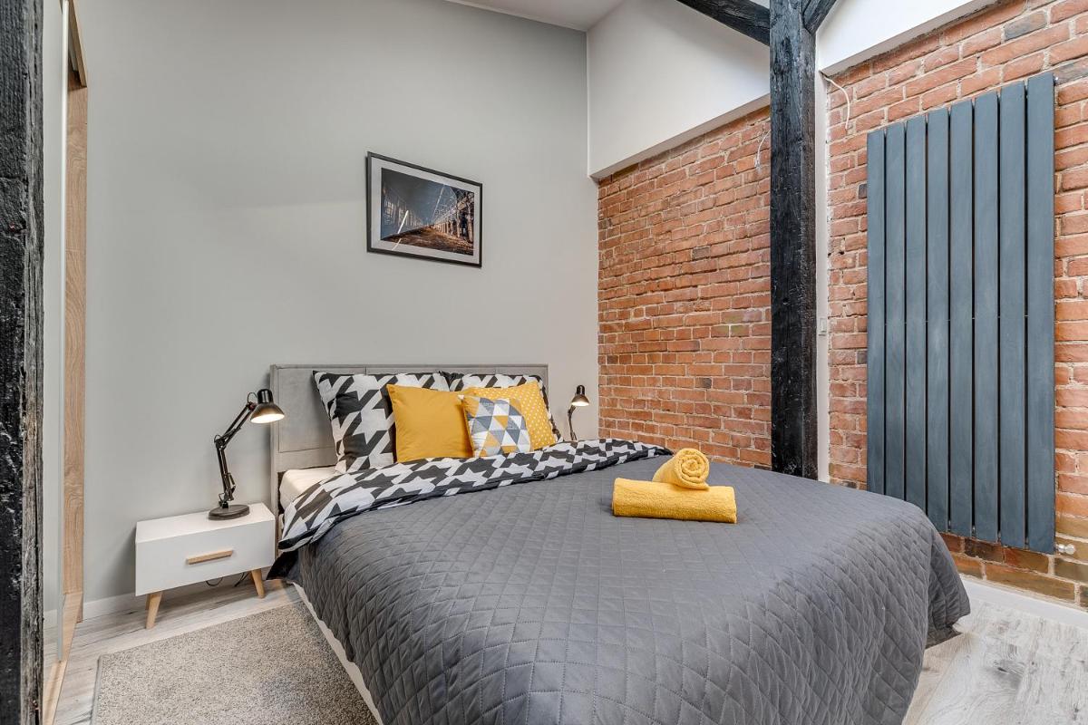 Studio Apartment - Photo 14