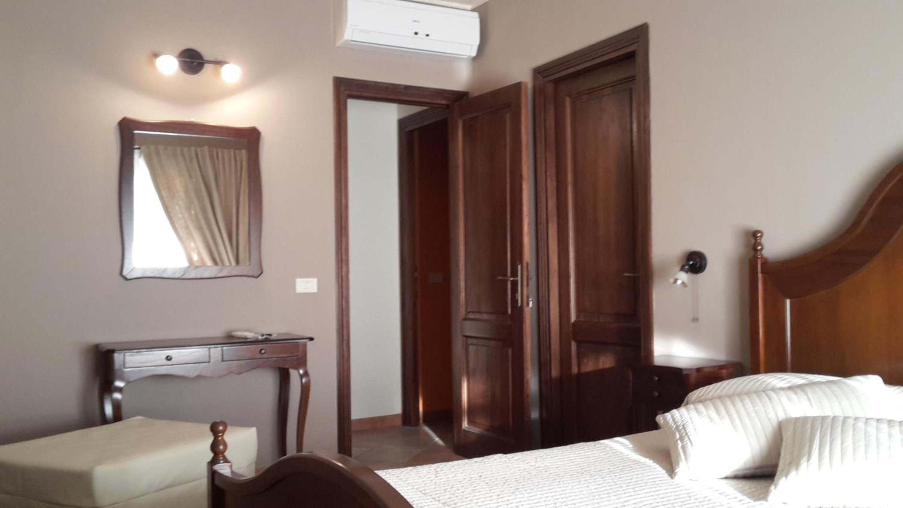 King Room with Mountain View photo 1