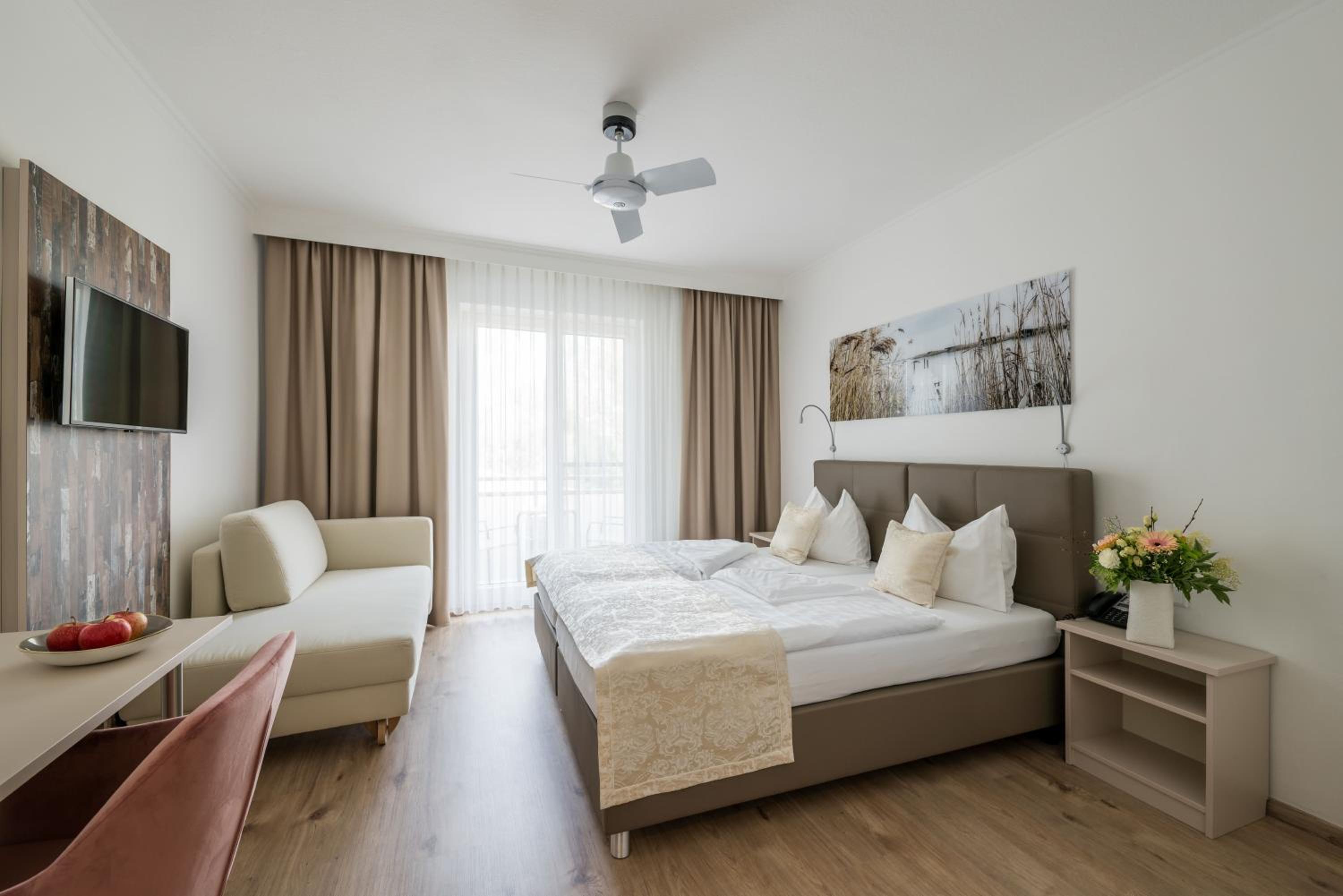 Standard Twin Room - Photo 2