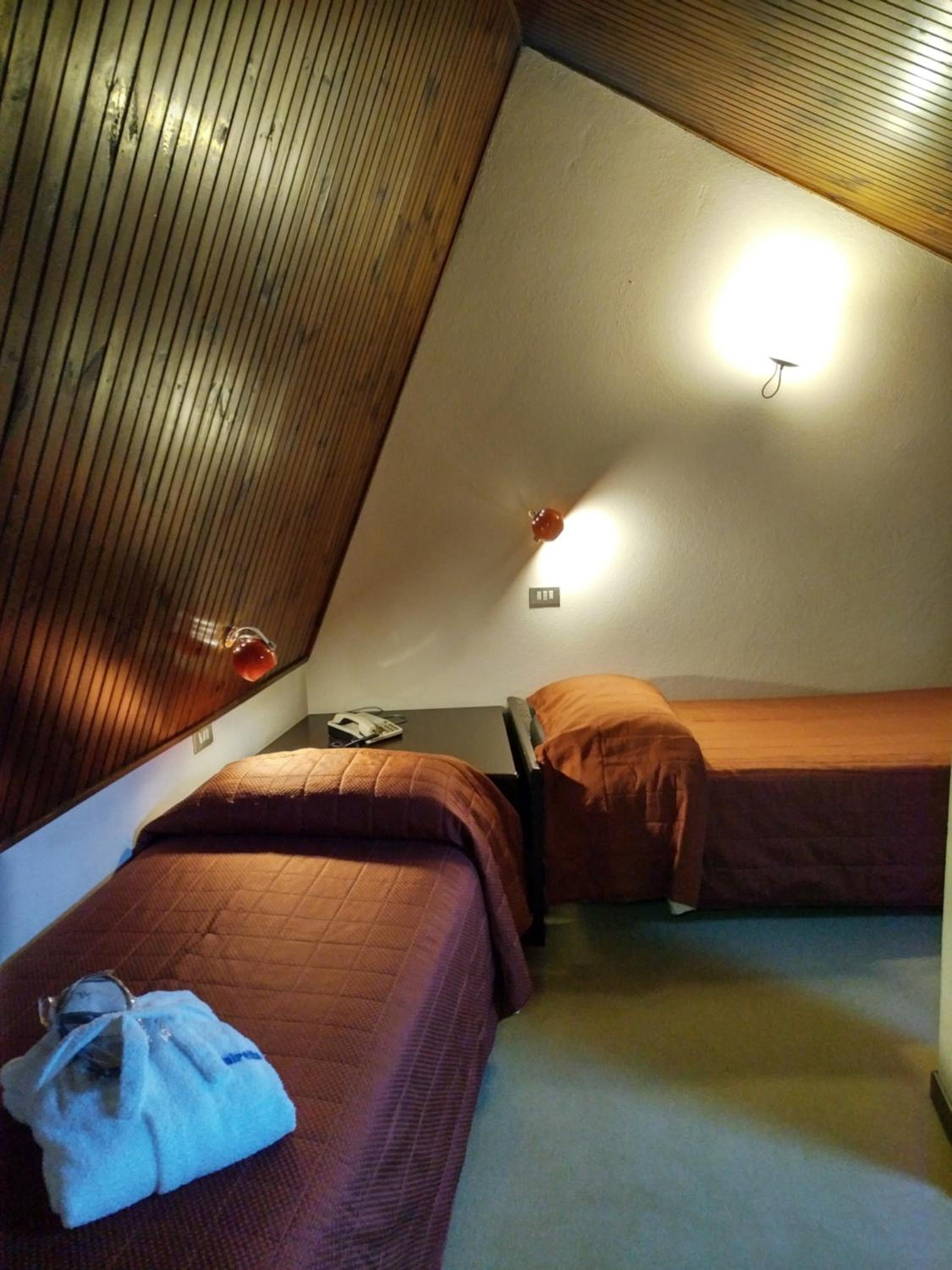 Budget Double Room - Photo 3