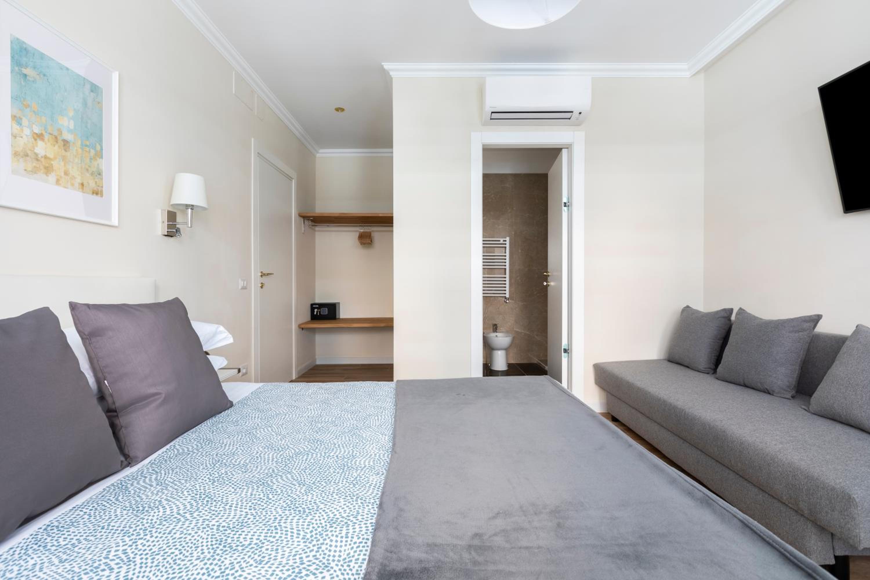 Superior Triple Room photo 2