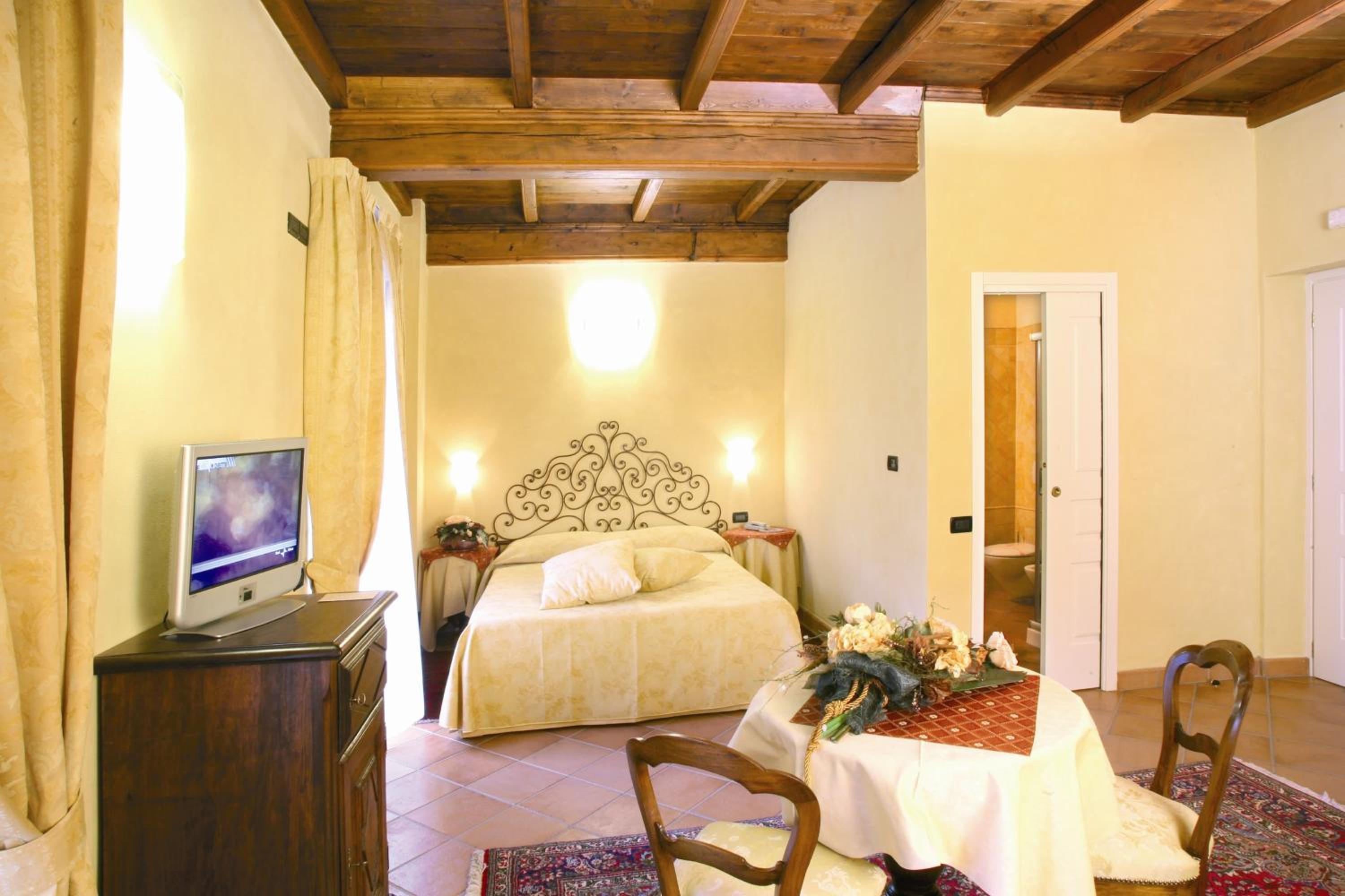 Double Room - Photo 4