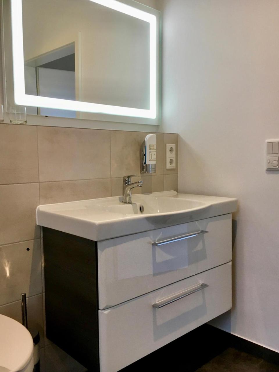 Double Room - Disability Access - Photo 3