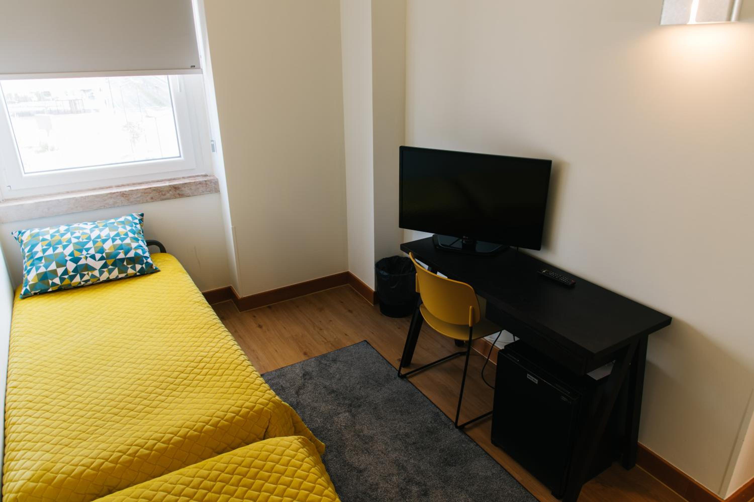 Family Room (2 Adults + 2 Children) - Photo 5