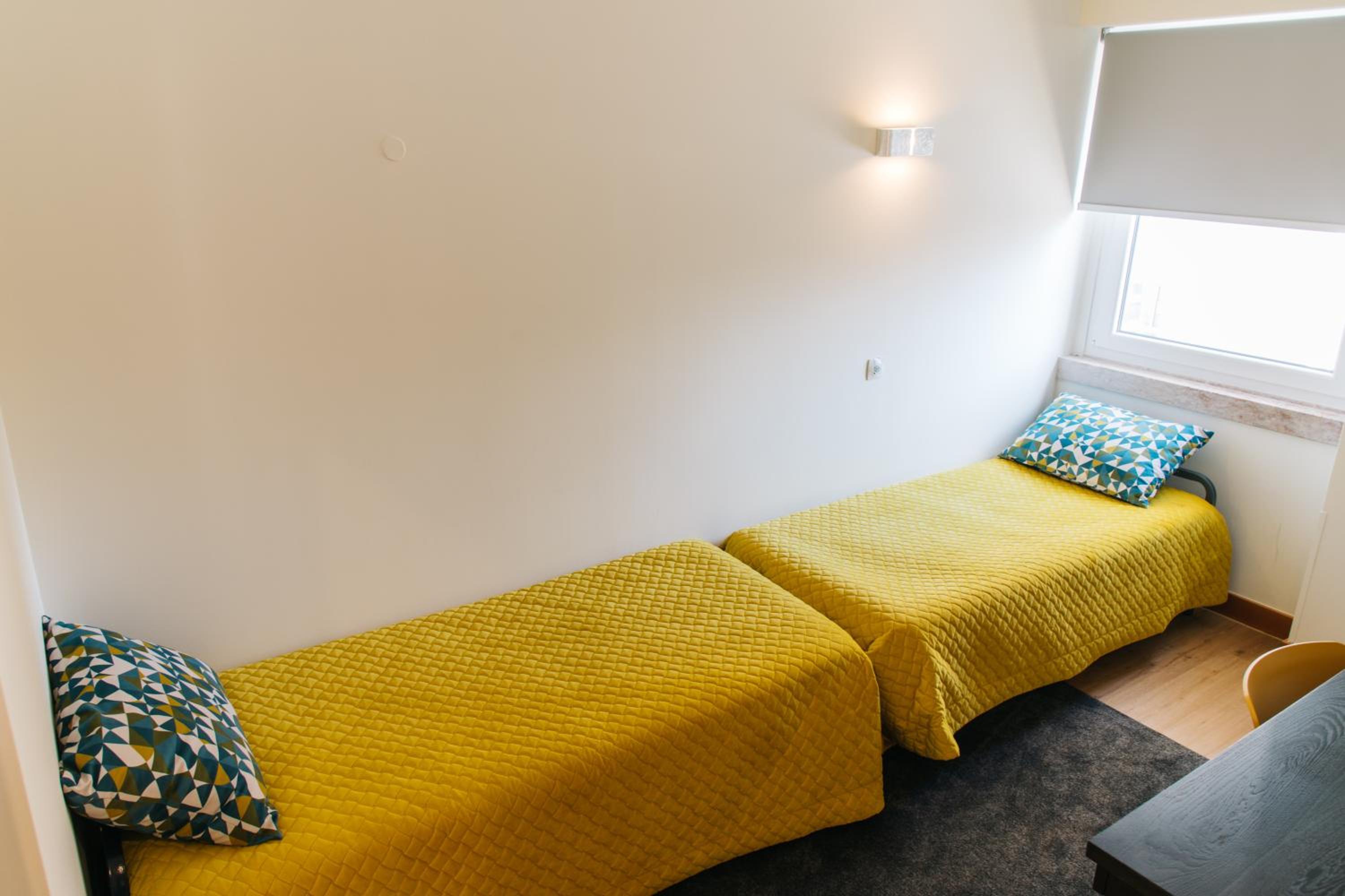 Family Room (2 Adults + 2 Children) - Photo 10