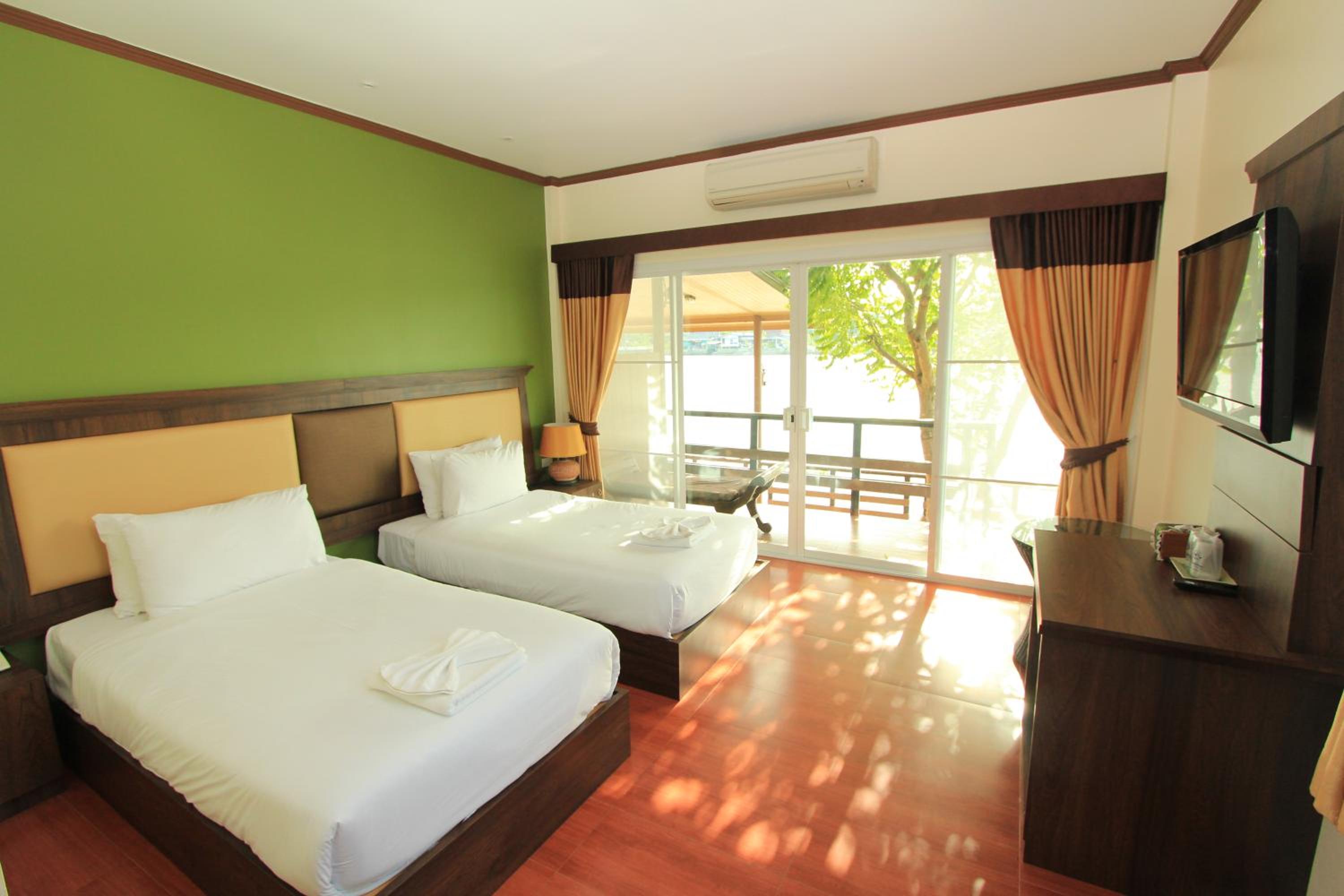 Deluxe Riverfront (Twin)