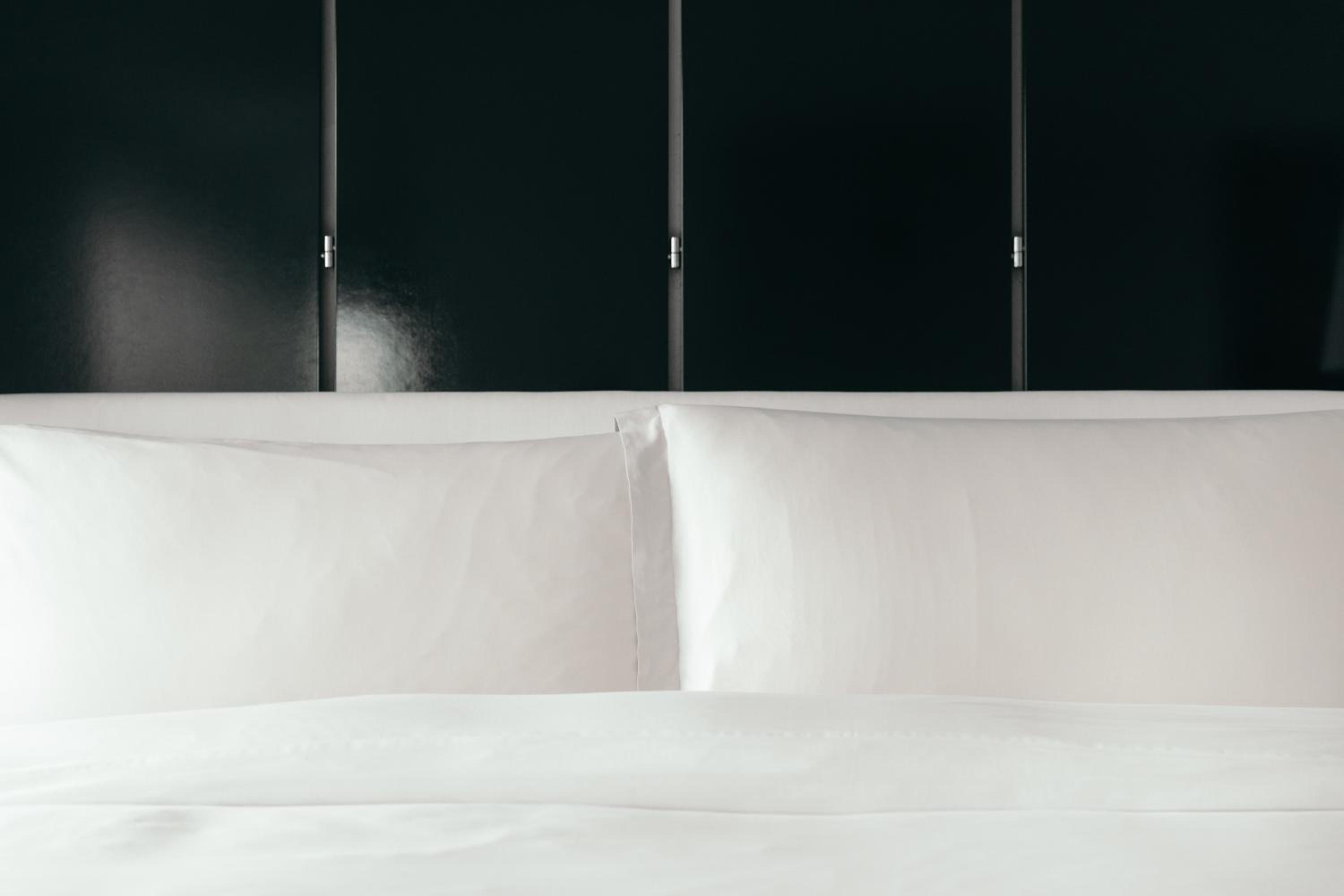 Double Queen Room with City View photo 2