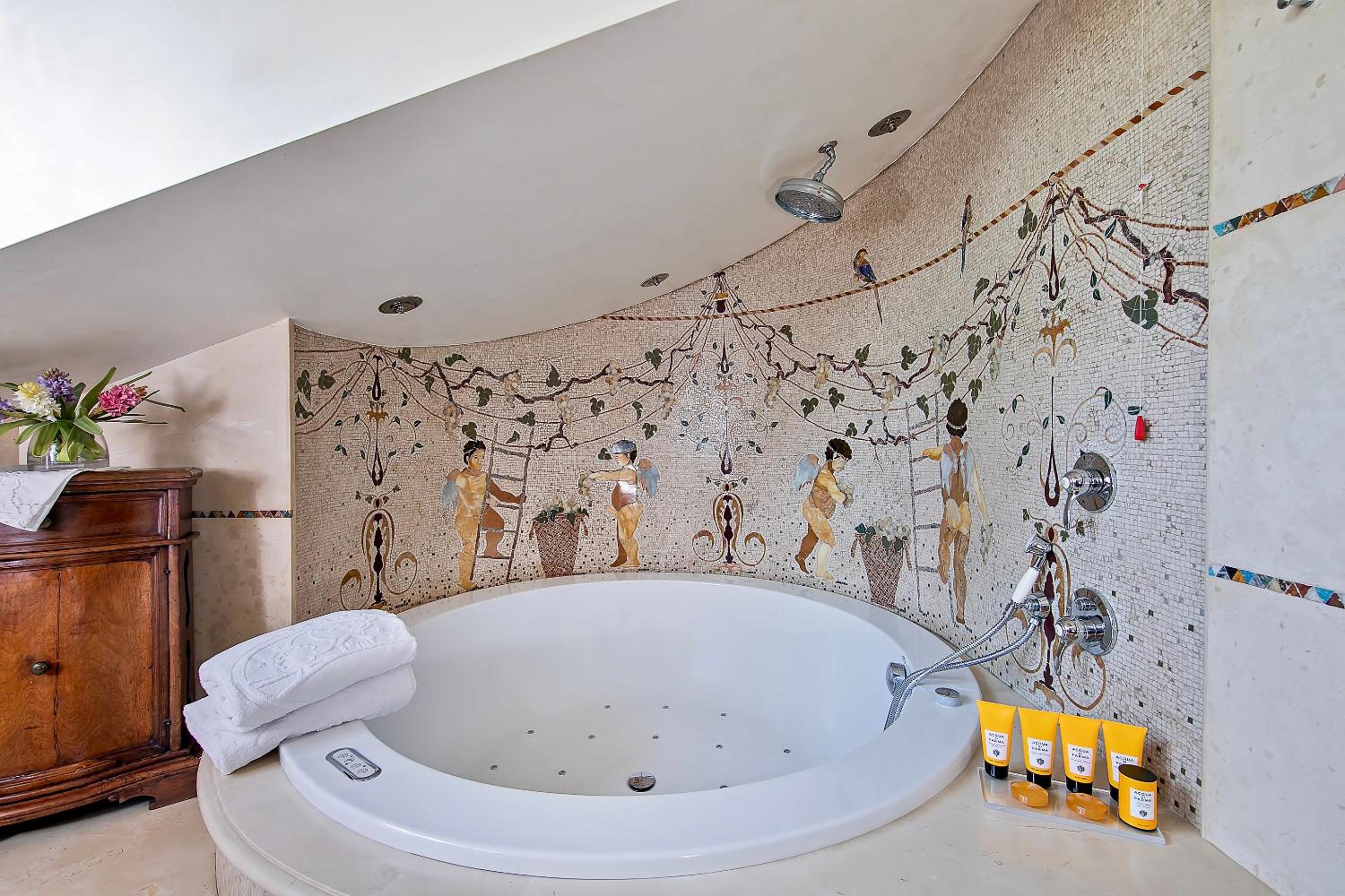 Suite - Photo 6