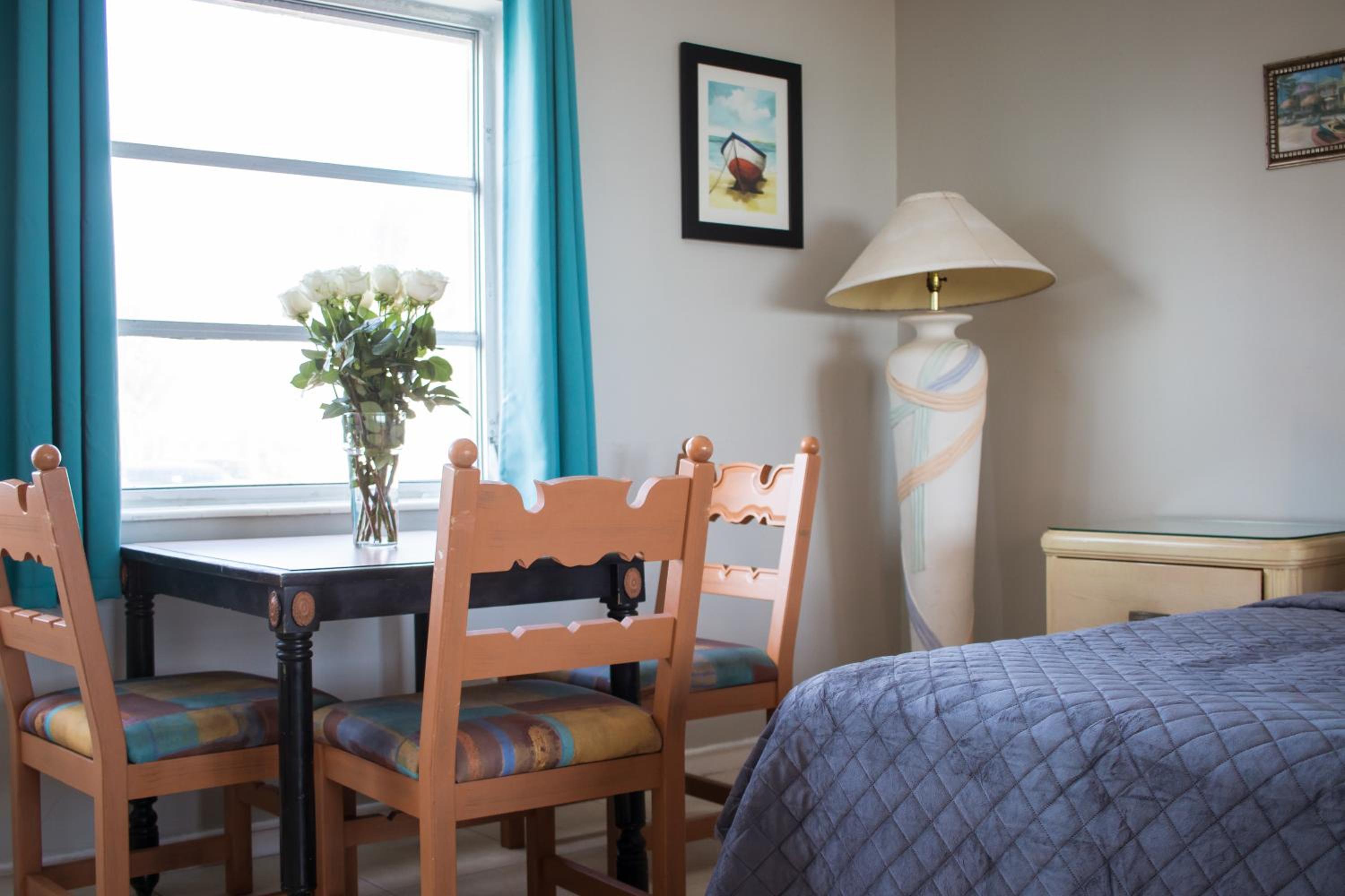 Deluxe King Room - Photo 4