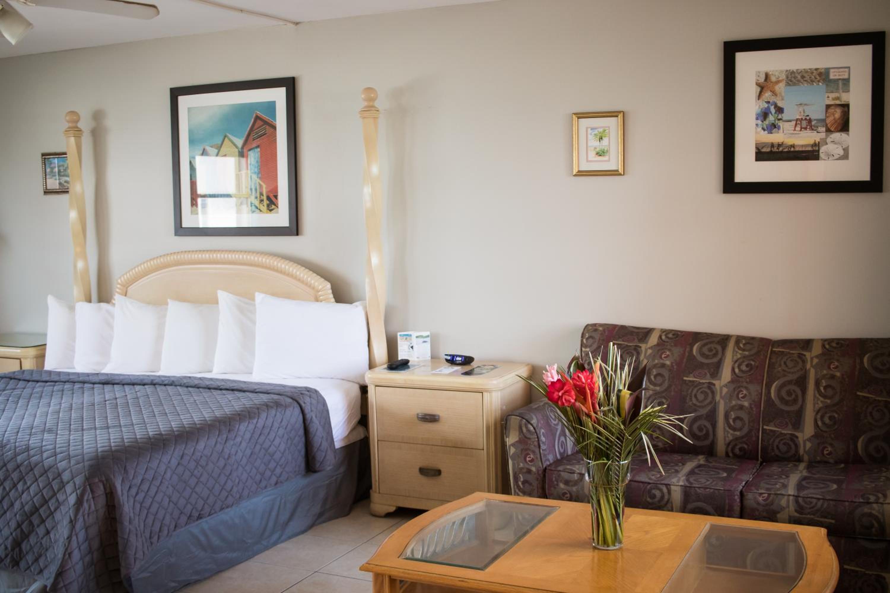 Deluxe King Room - Photo 6