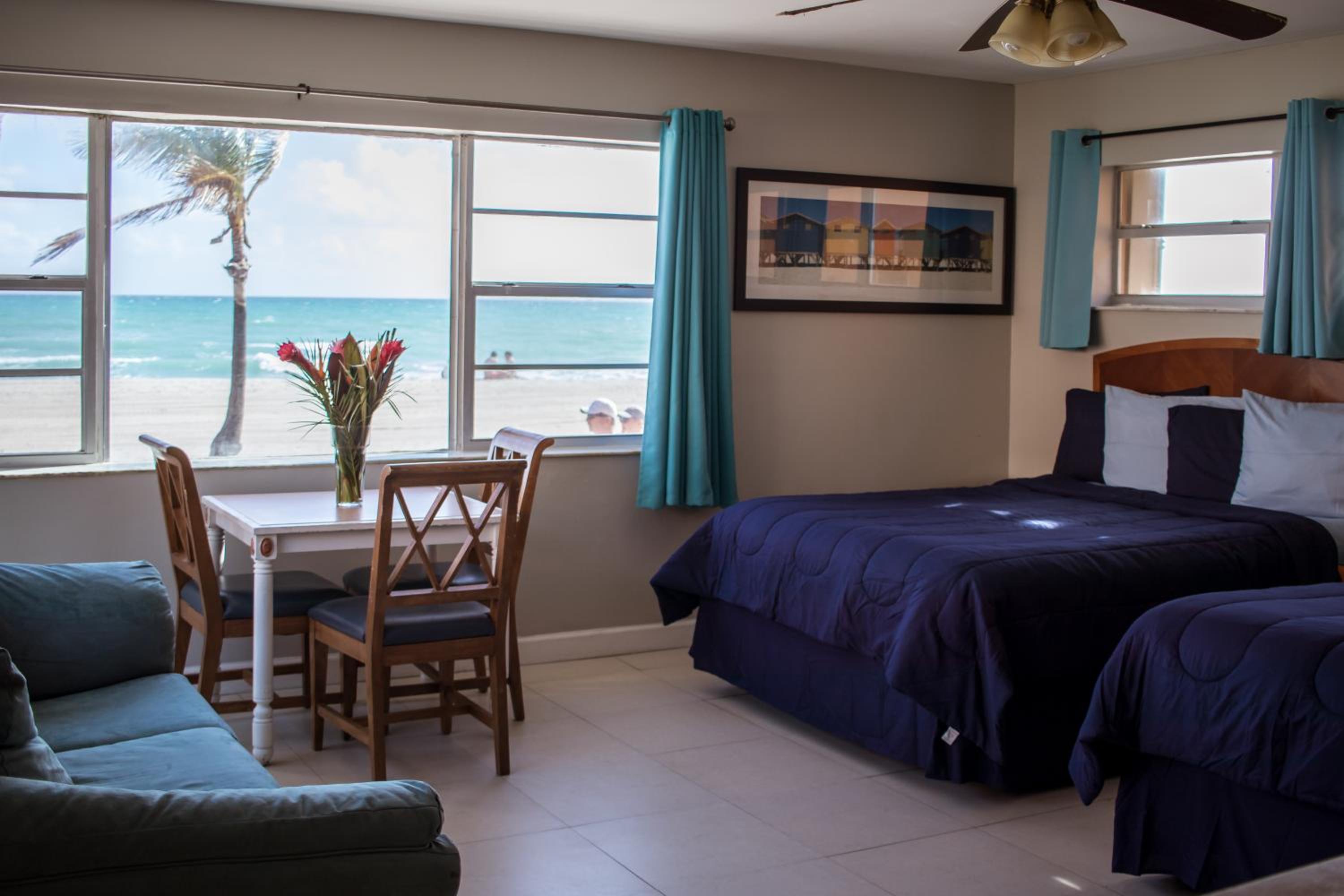 Double Room with Ocean View - Photo 2