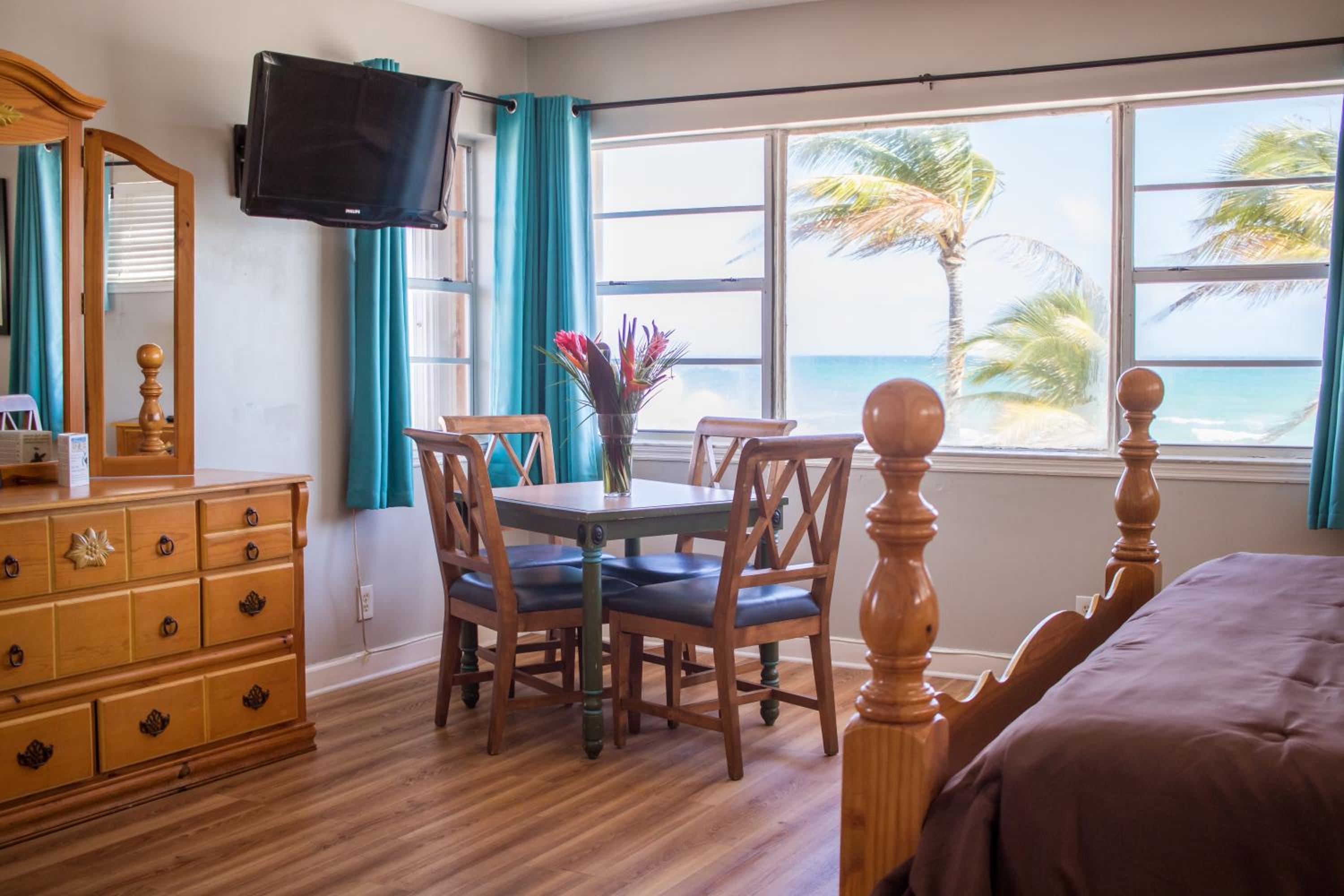 King Room with Ocean View - Photo 3