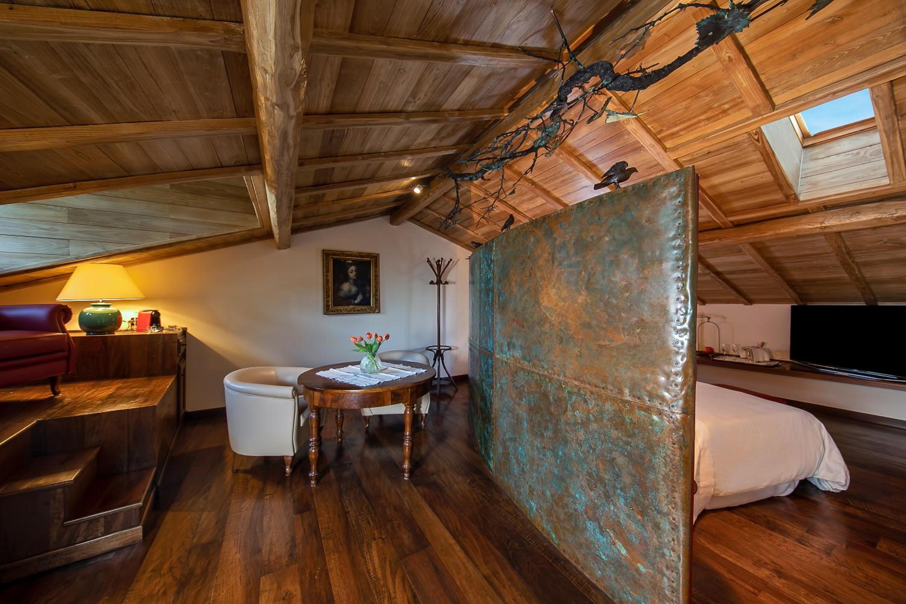 Suite - Photo 2