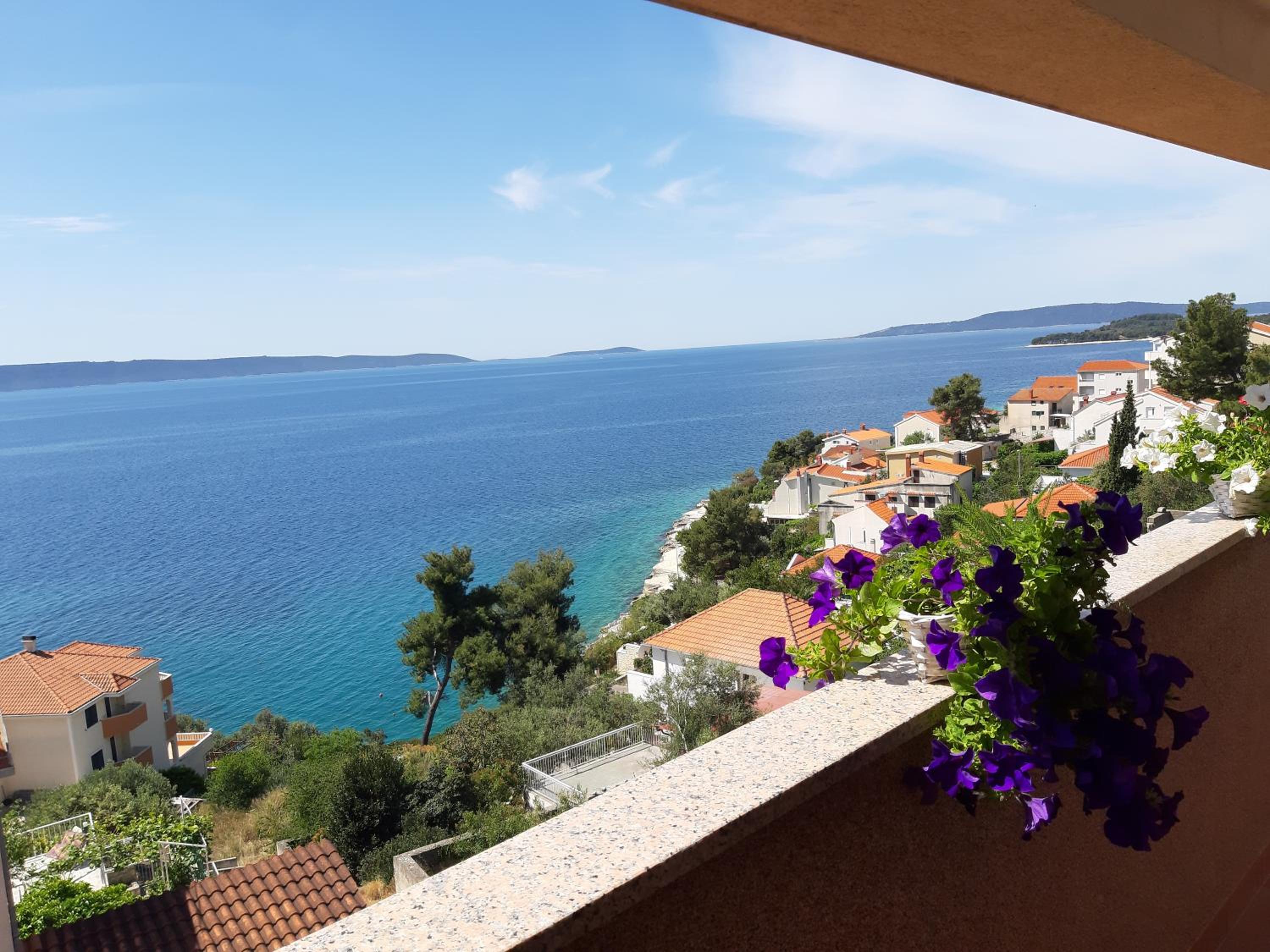 Family Apartment with Sea View and Terrace - Photo 13