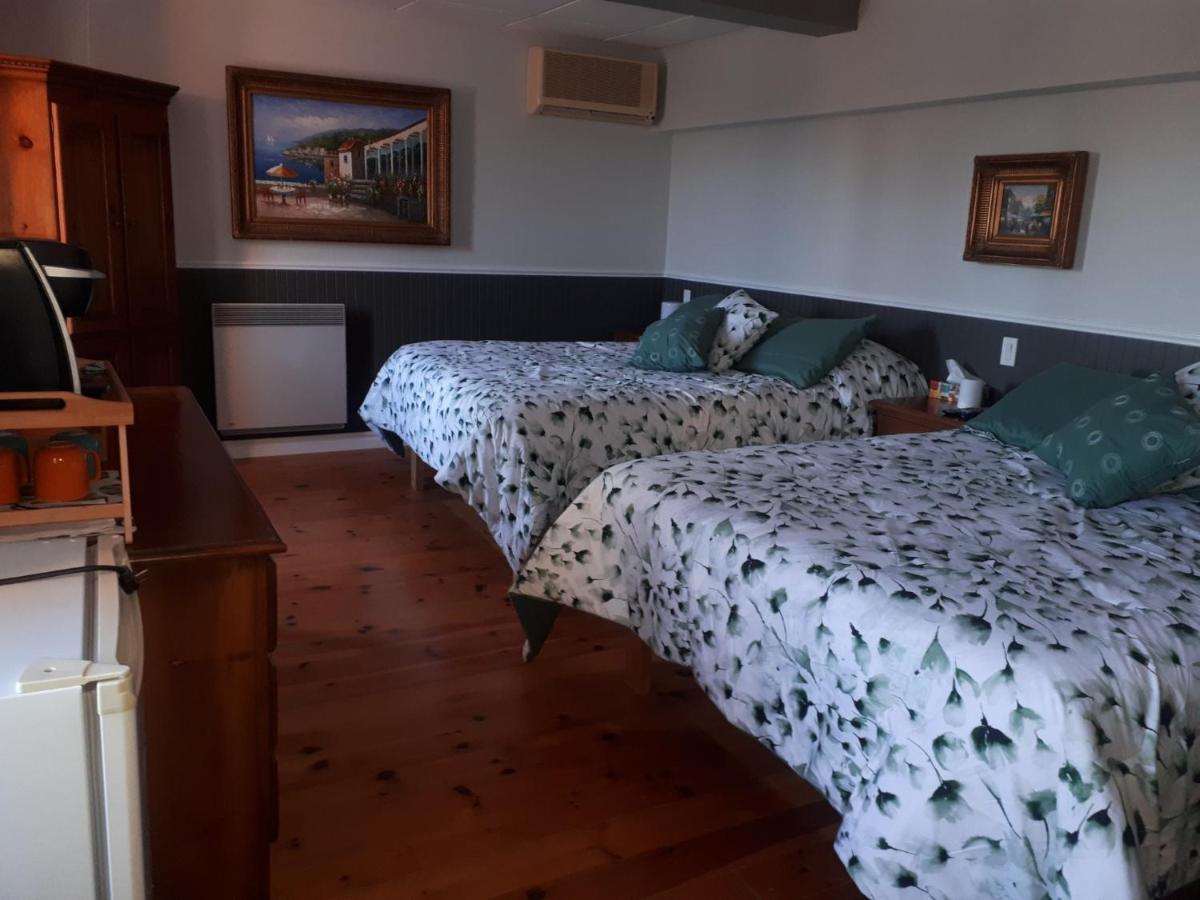Superior Queen Room with Two Queen Beds photo 2