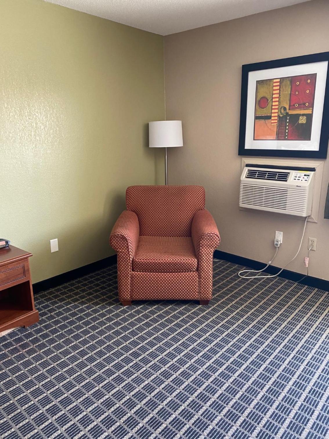 King Room - Non-Smoking photo 1