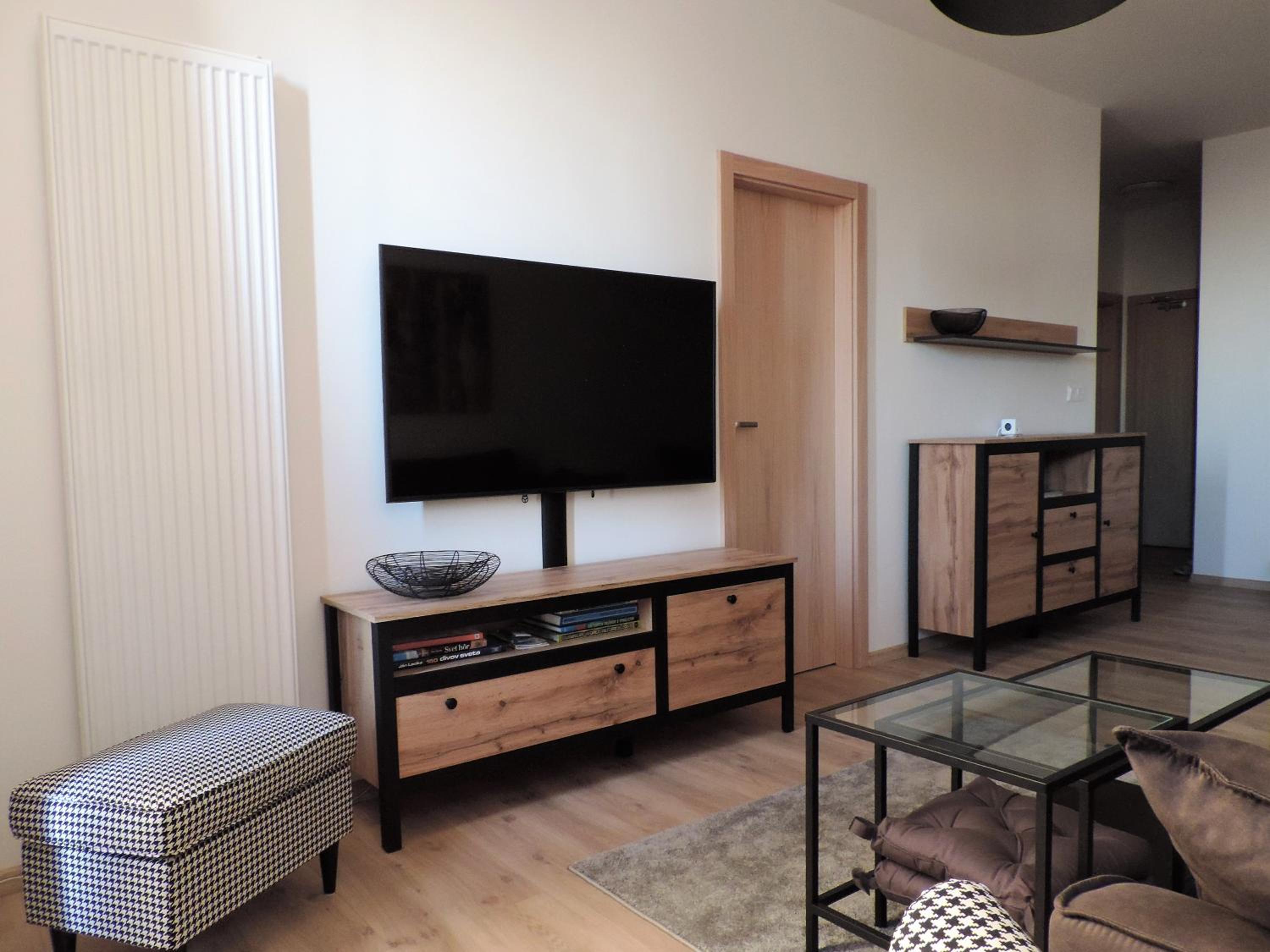 One-Bedroom Apartment with Balcony photo 2